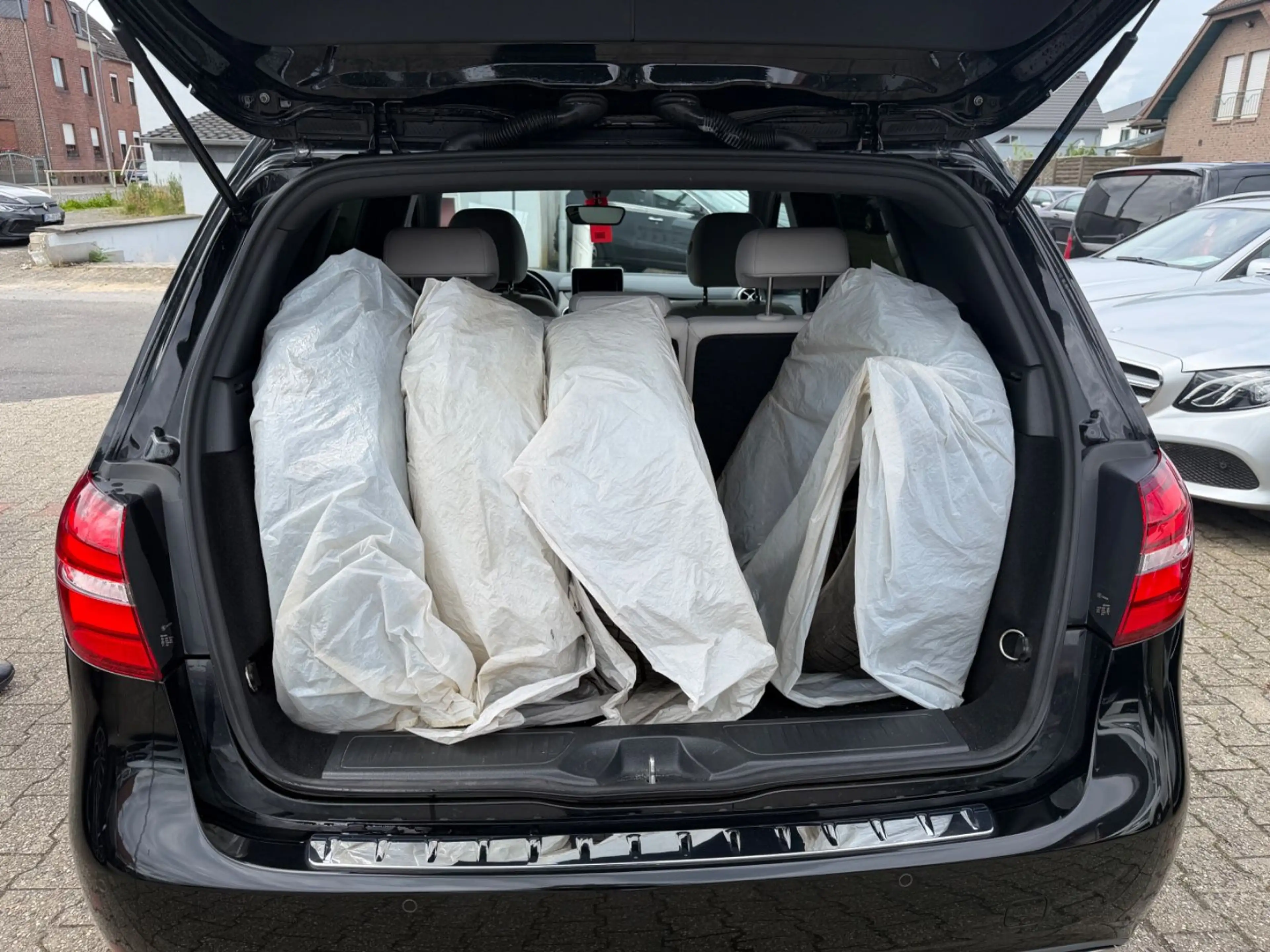 Mercedes-Benz B 220 CDI 4Matic SPORTPAK Sitzhz Navi LED PDC — photo 13