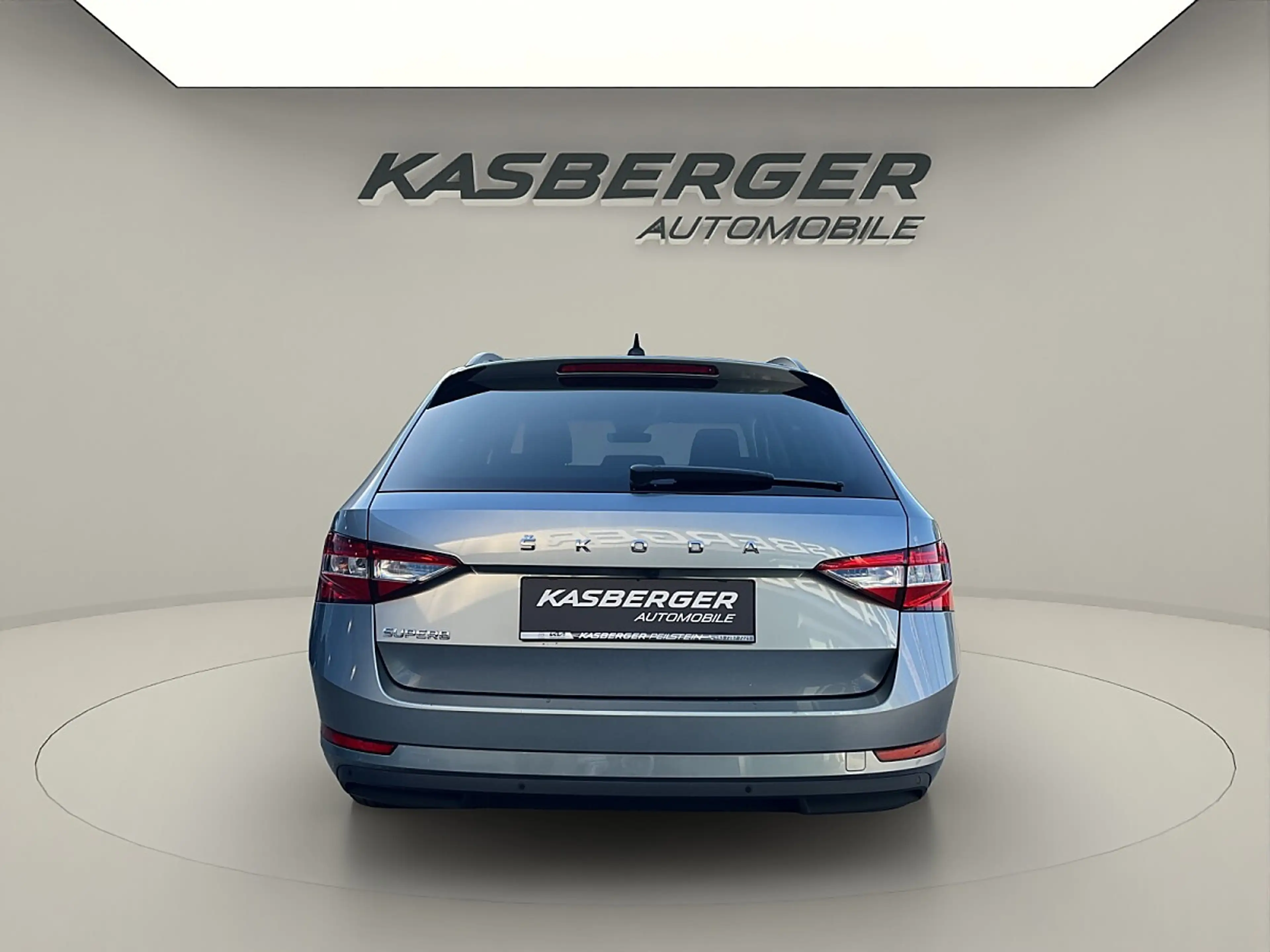 Skoda Superb Kombi 1,6 TDI Ambition DSG — photo 3