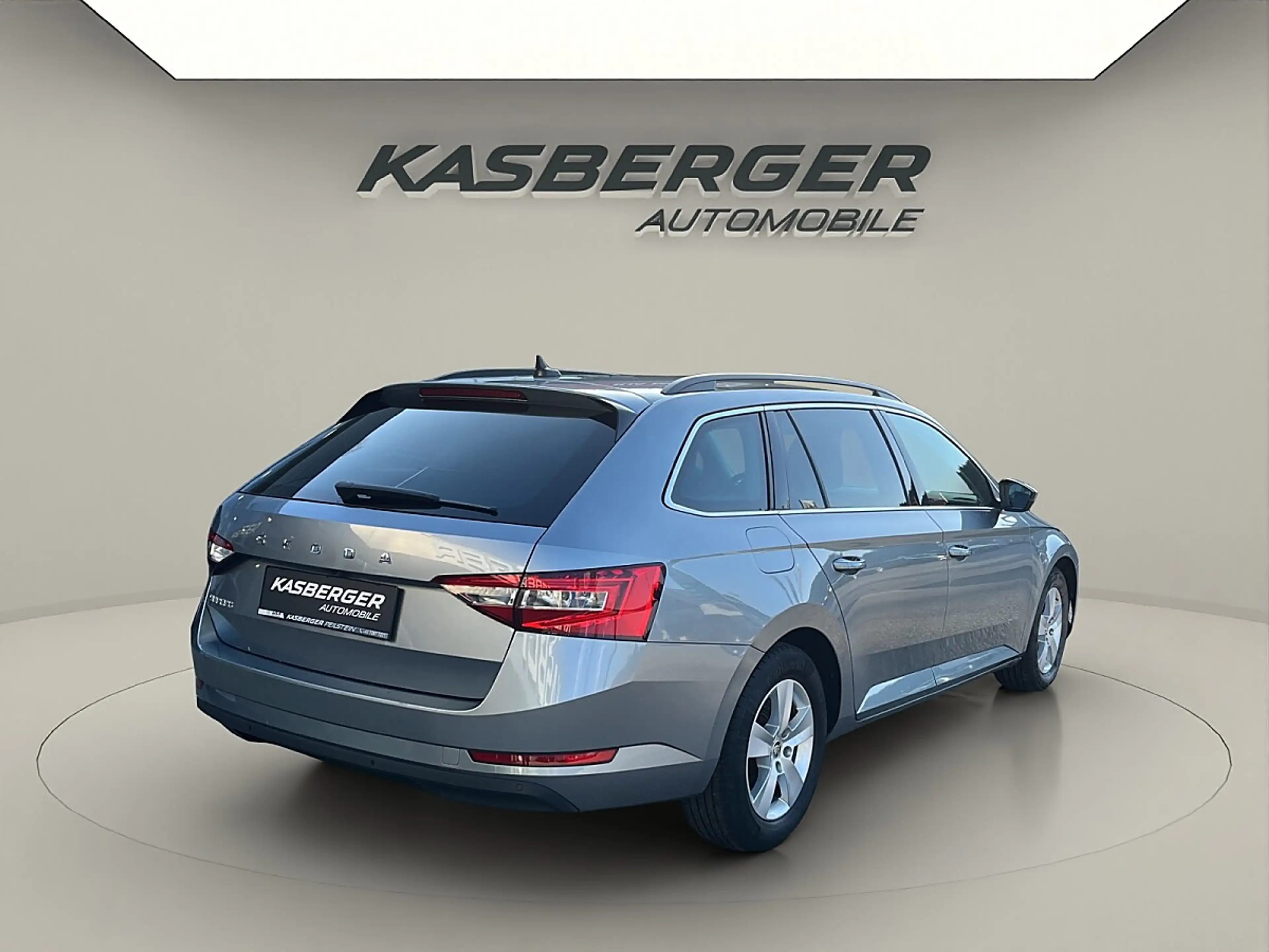 Skoda Superb Kombi 1,6 TDI Ambition DSG — photo 5