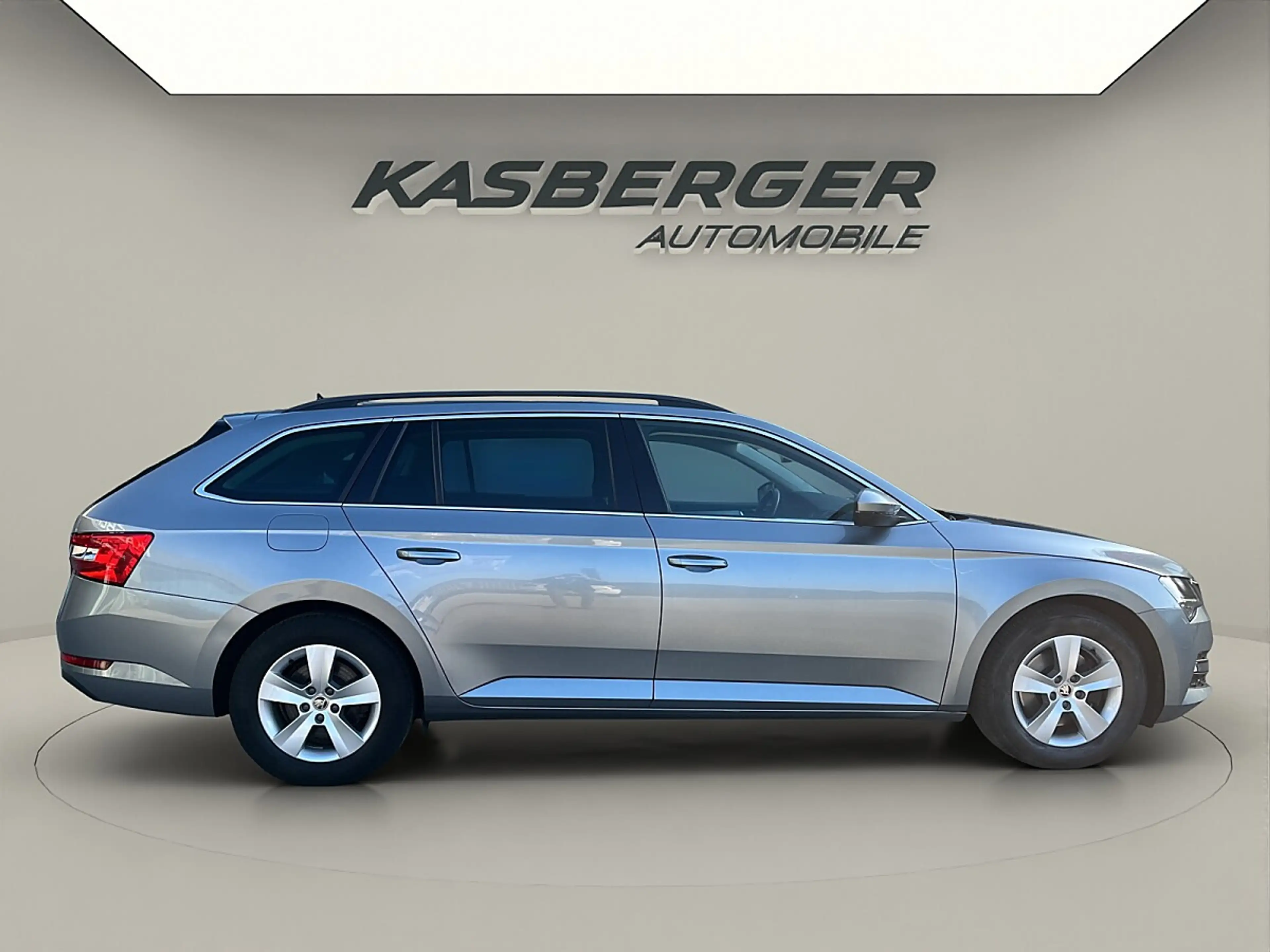 Skoda Superb Kombi 1,6 TDI Ambition DSG — photo 4