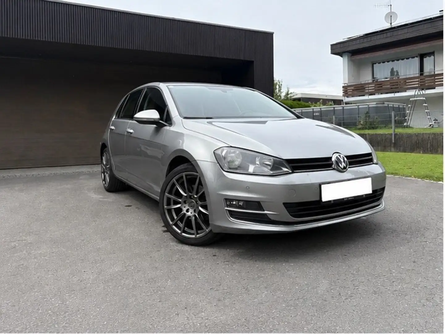Volkswagen Golf Comfortline 1,4 TSI Grau - 1