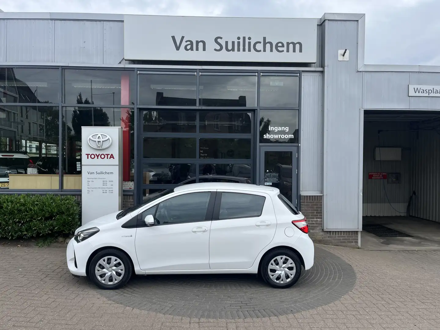 Toyota Yaris 1.5 Hybrid Active Wit - 2