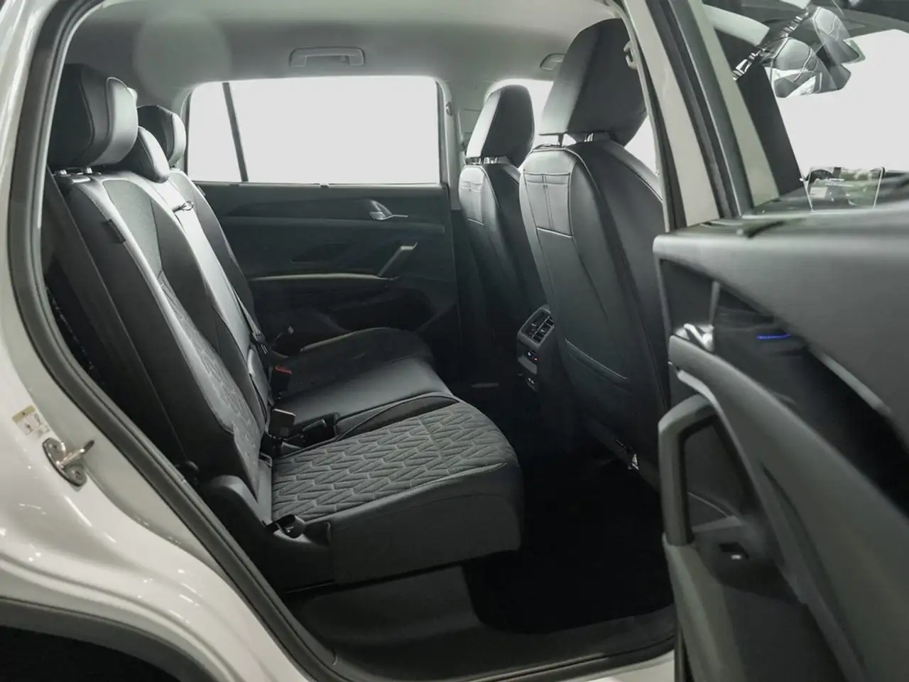 Volkswagen Tayron 1.5 eTSI LIFE *7-Sitze * IQ-Drive*AHK*Area-View..., миниатюра 12