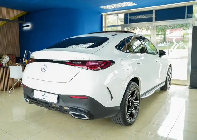 Mercedes-Benz 300 view 6