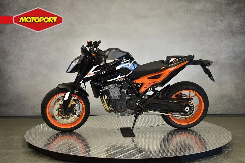 KTM 890 Duke - foto 6