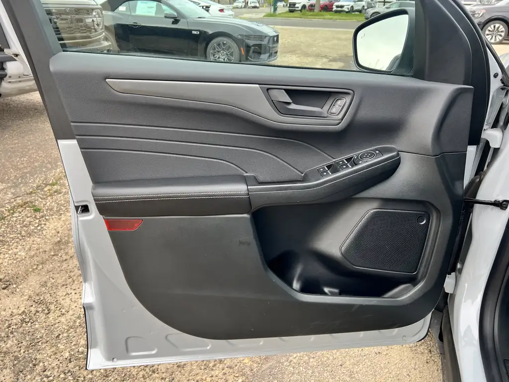 2025 Ford Escape Active | Heated Steering Wheel | Remote Start | Re — photo 5