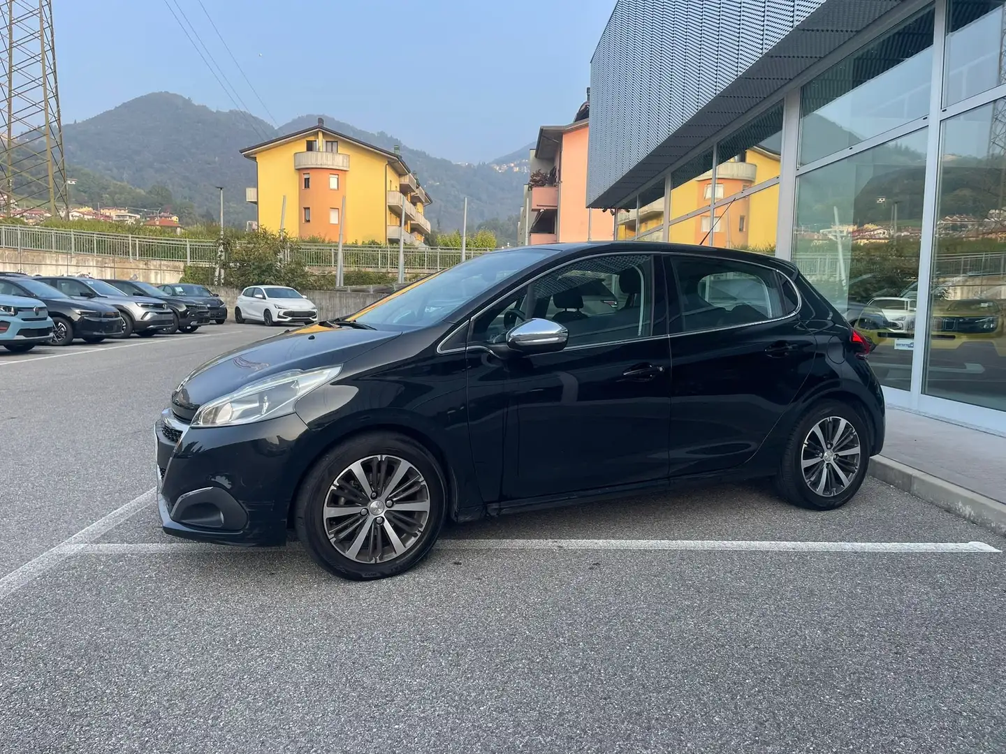 Peugeot 208 1.6 BlueHDi Allure 75Cv 5p E6 Noir - 1