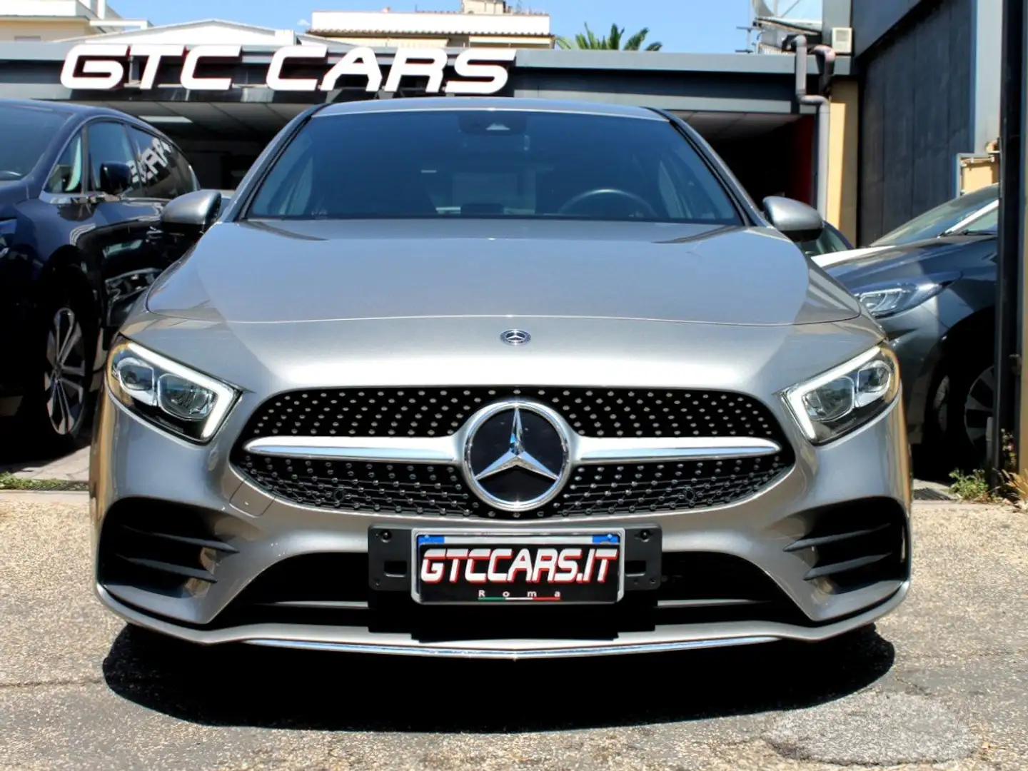 Mercedes-Benz A 180 d Premium AMG AutF1 NavPro Pdc Led interno Keyless Grigio - 2