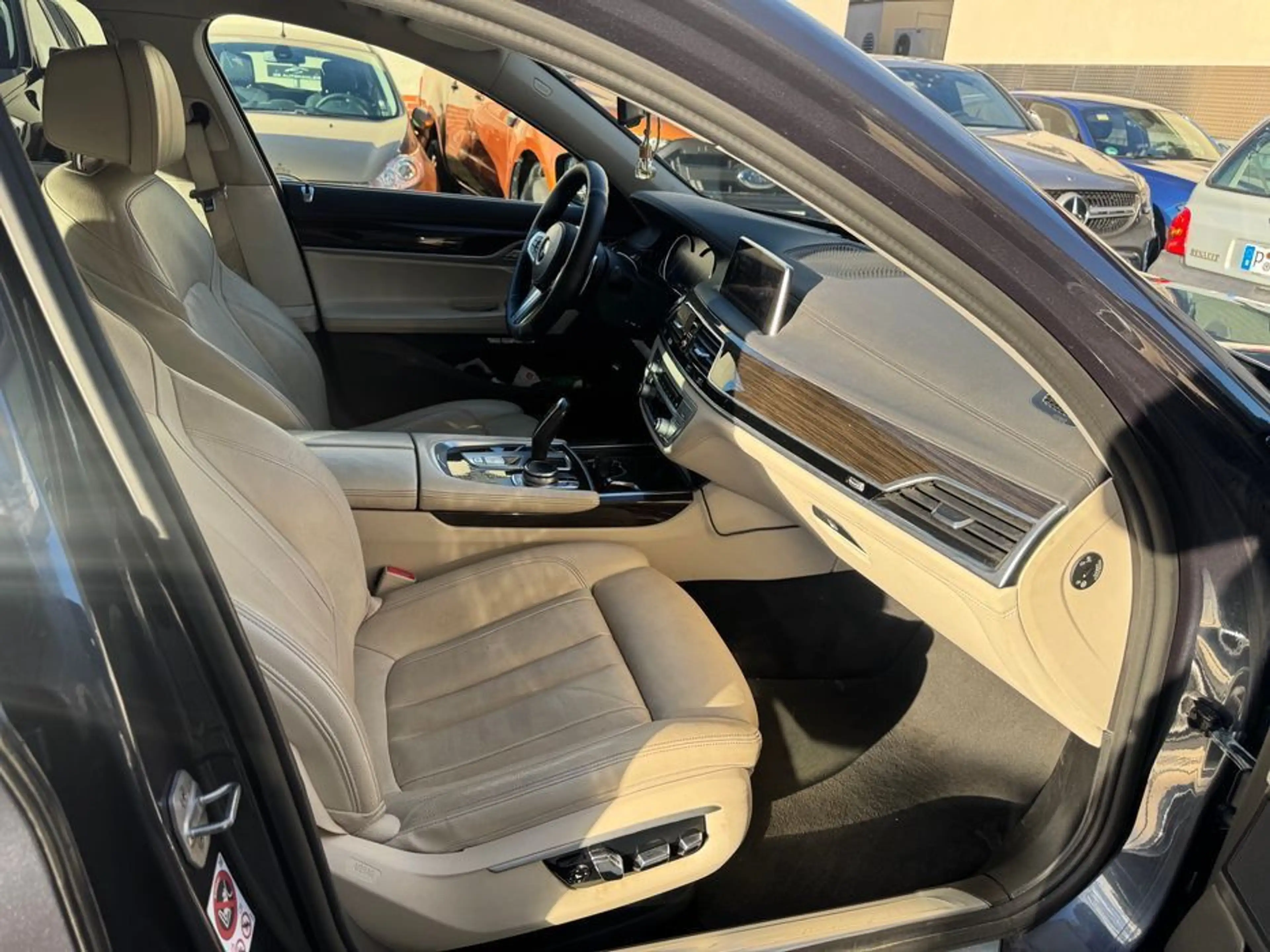 BMW 730 d xDrive Schiebedach ACC Kamera 360 Leder — photo 10