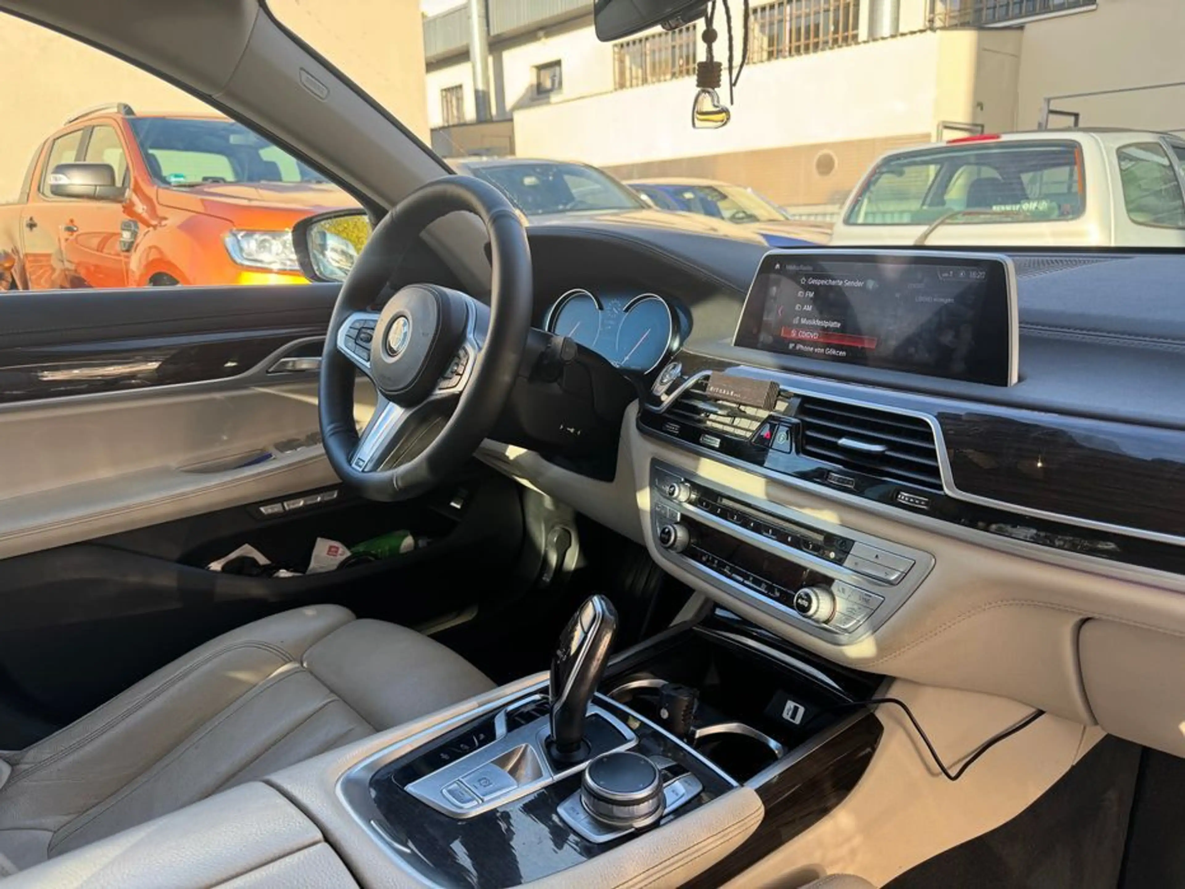 BMW 730 d xDrive Schiebedach ACC Kamera 360 Leder — photo 7