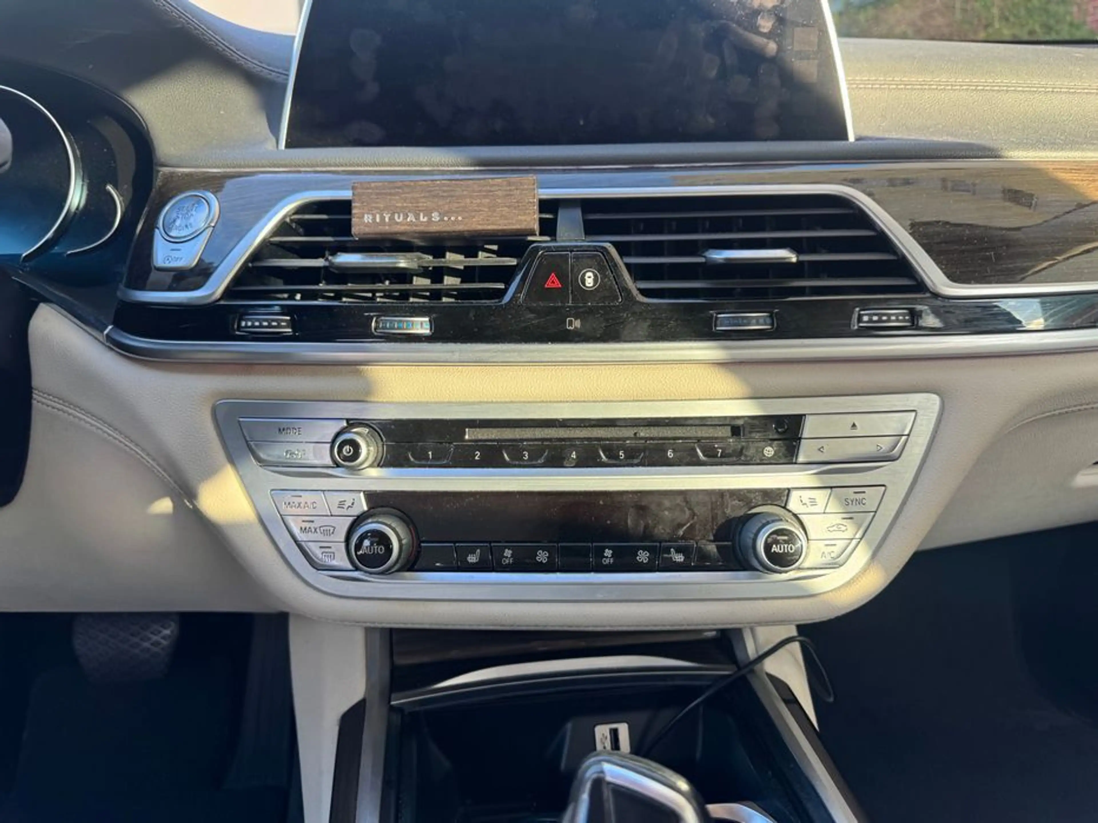 BMW 730 d xDrive Schiebedach ACC Kamera 360 Leder — photo 12