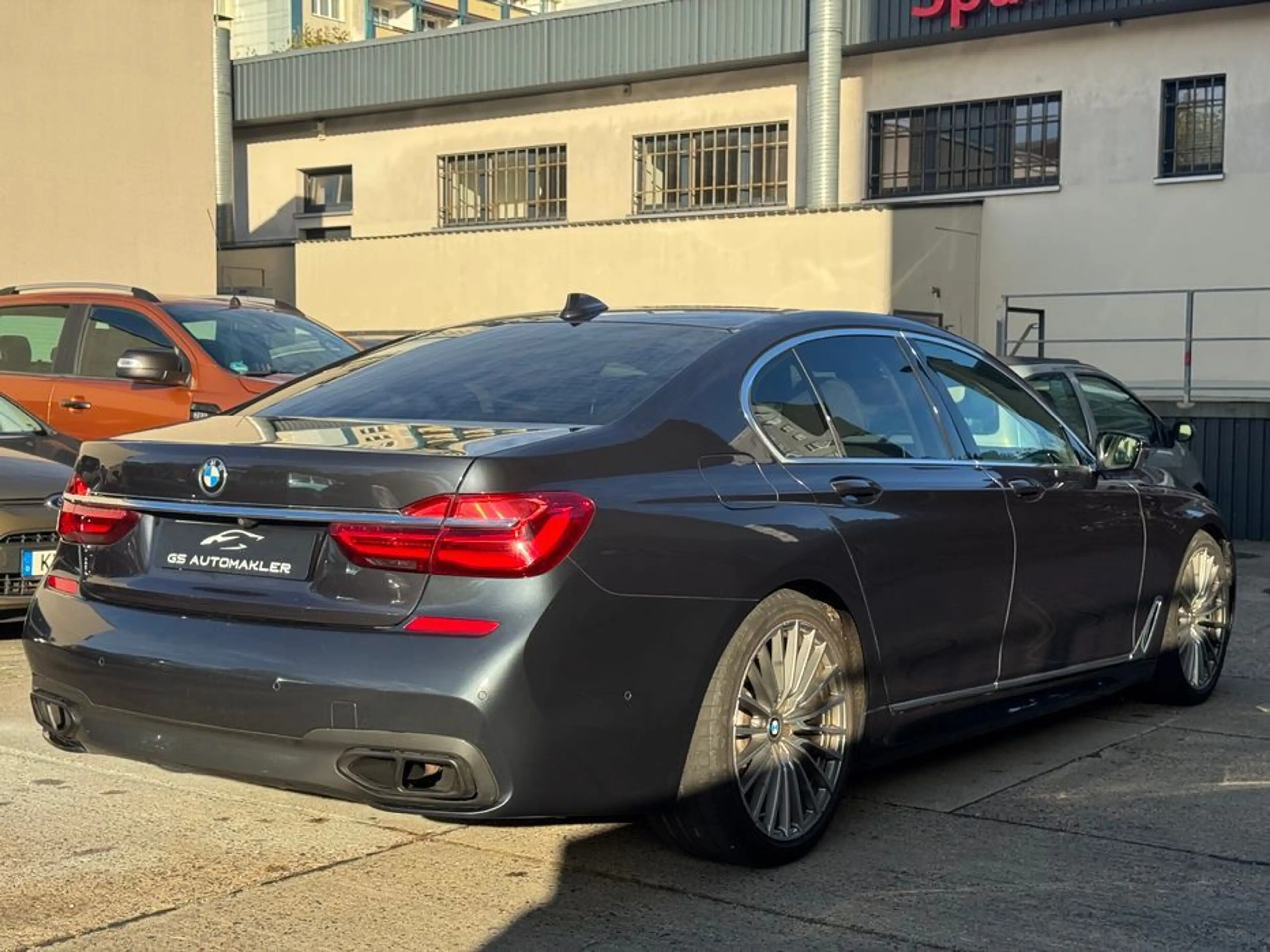 BMW 730 d xDrive Schiebedach ACC Kamera 360 Leder — photo 6