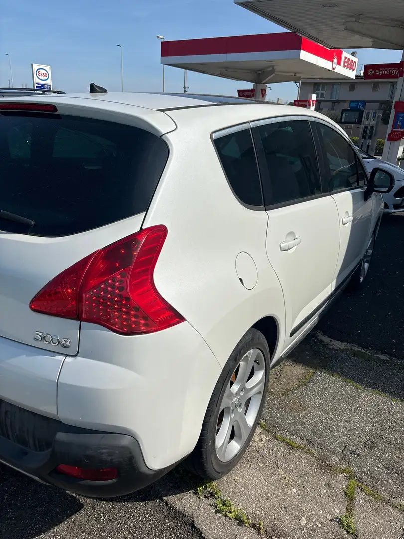 Peugeot 3008 2.0 hdi 16v Outdoor Bianco - 2