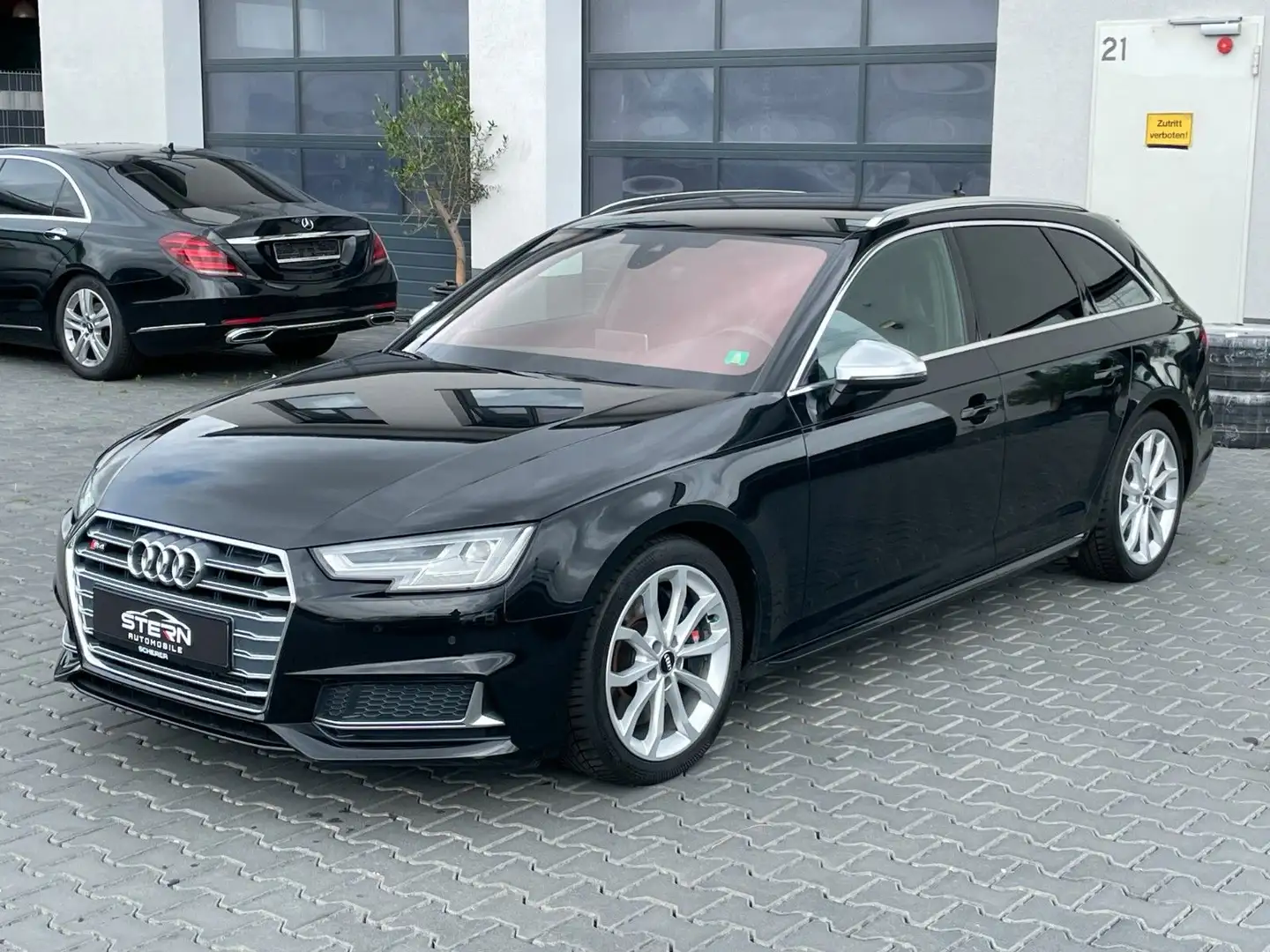 Audi S4 3.0 TFSI Quattro Competition Xenon 1.Hand Negru - 1