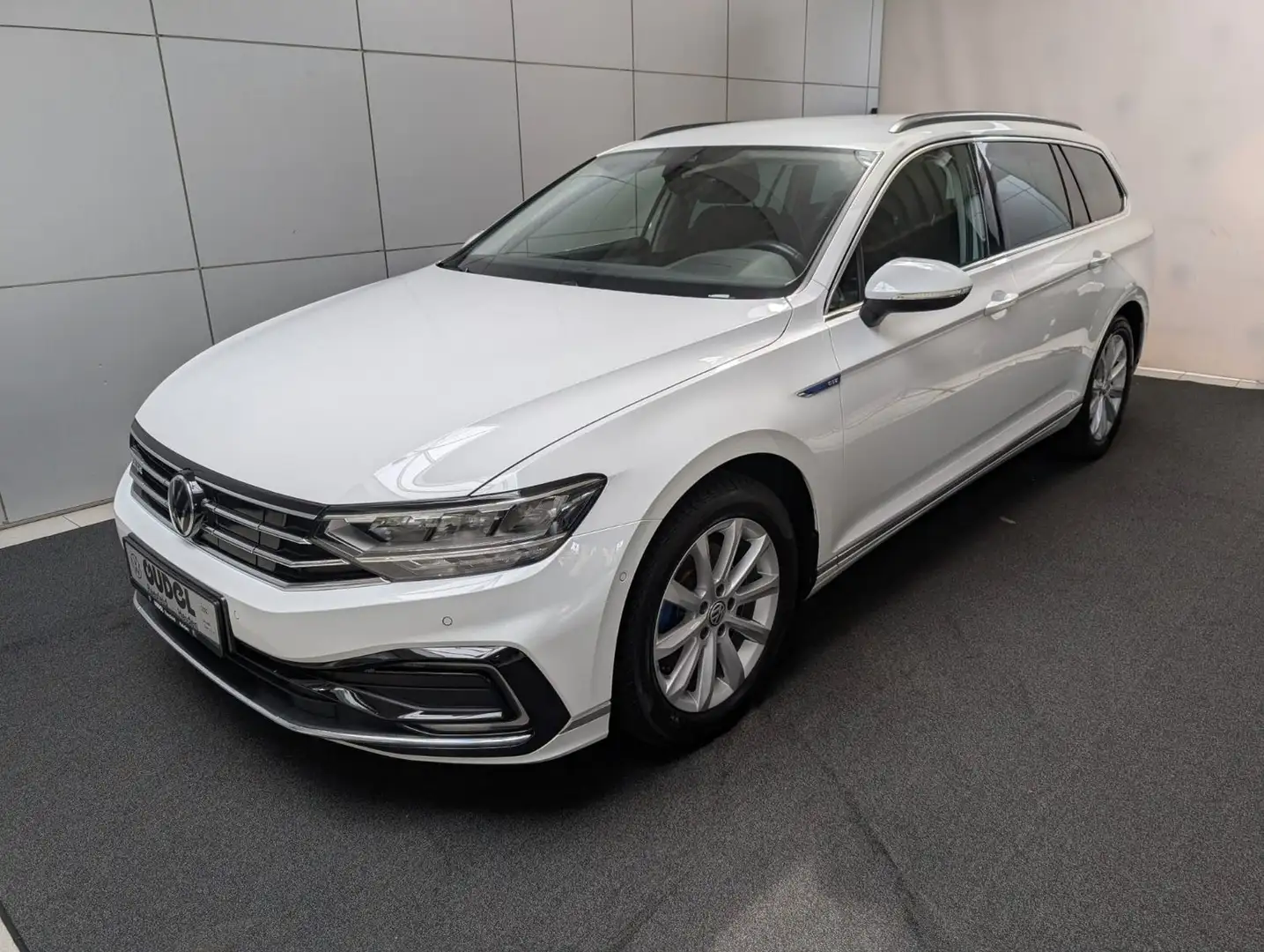 Volkswagen Passat Variant 1.4 GTE DSG Hybrid Assistenzpaket Wit - 2