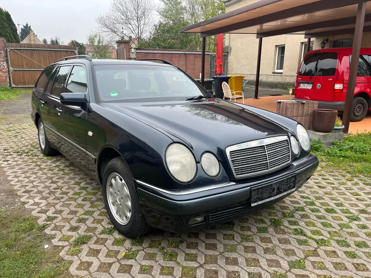 Mercedes-Benz E 240 T Elegance Negru - 2