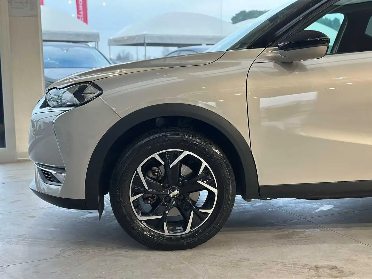 DS Automobiles DS 3 Crossback BlueHDi 130 aut. Faubourg Grigio - 2