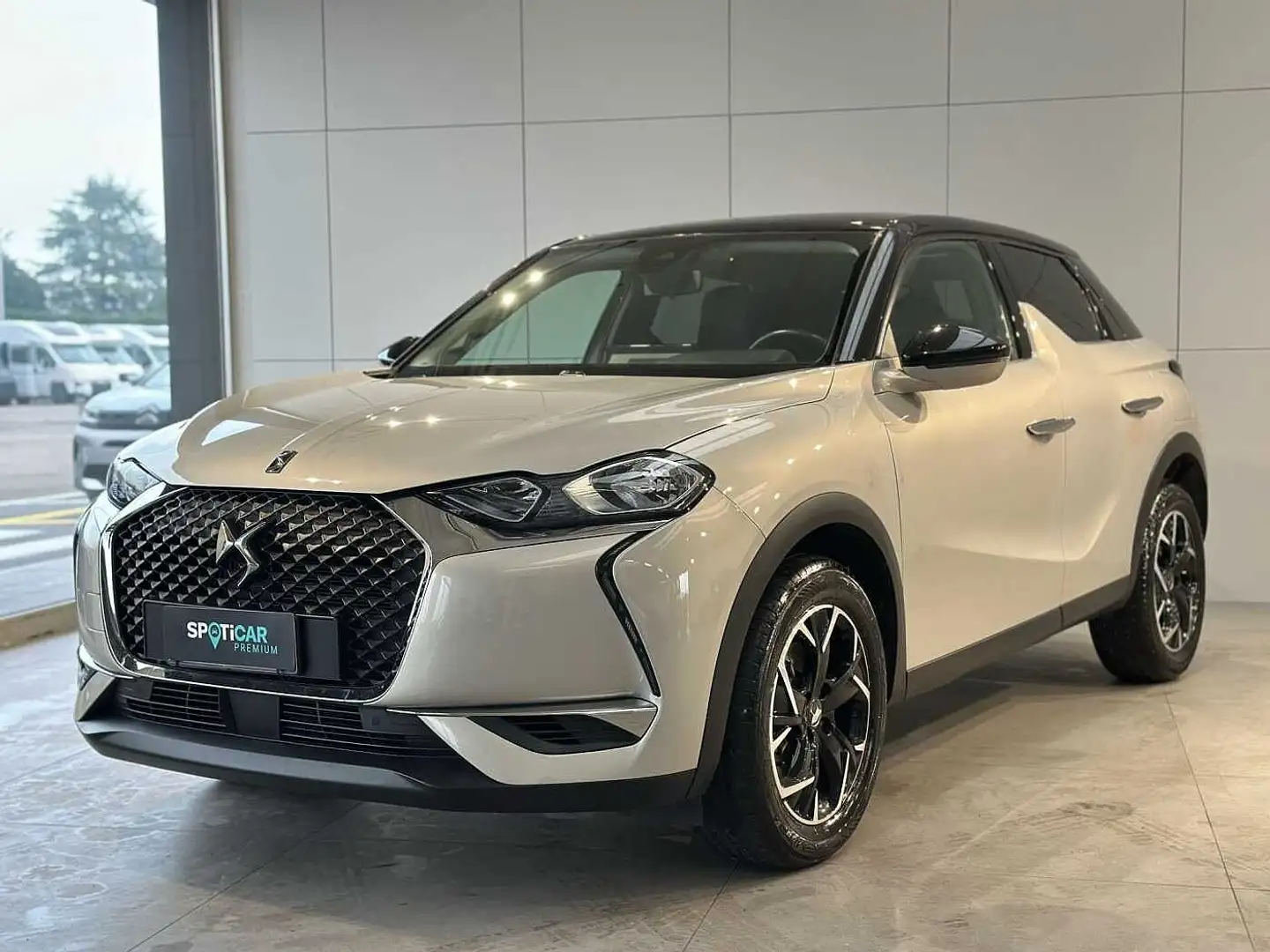 DS Automobiles DS 3 Crossback BlueHDi 130 aut. Faubourg Šedá - 1