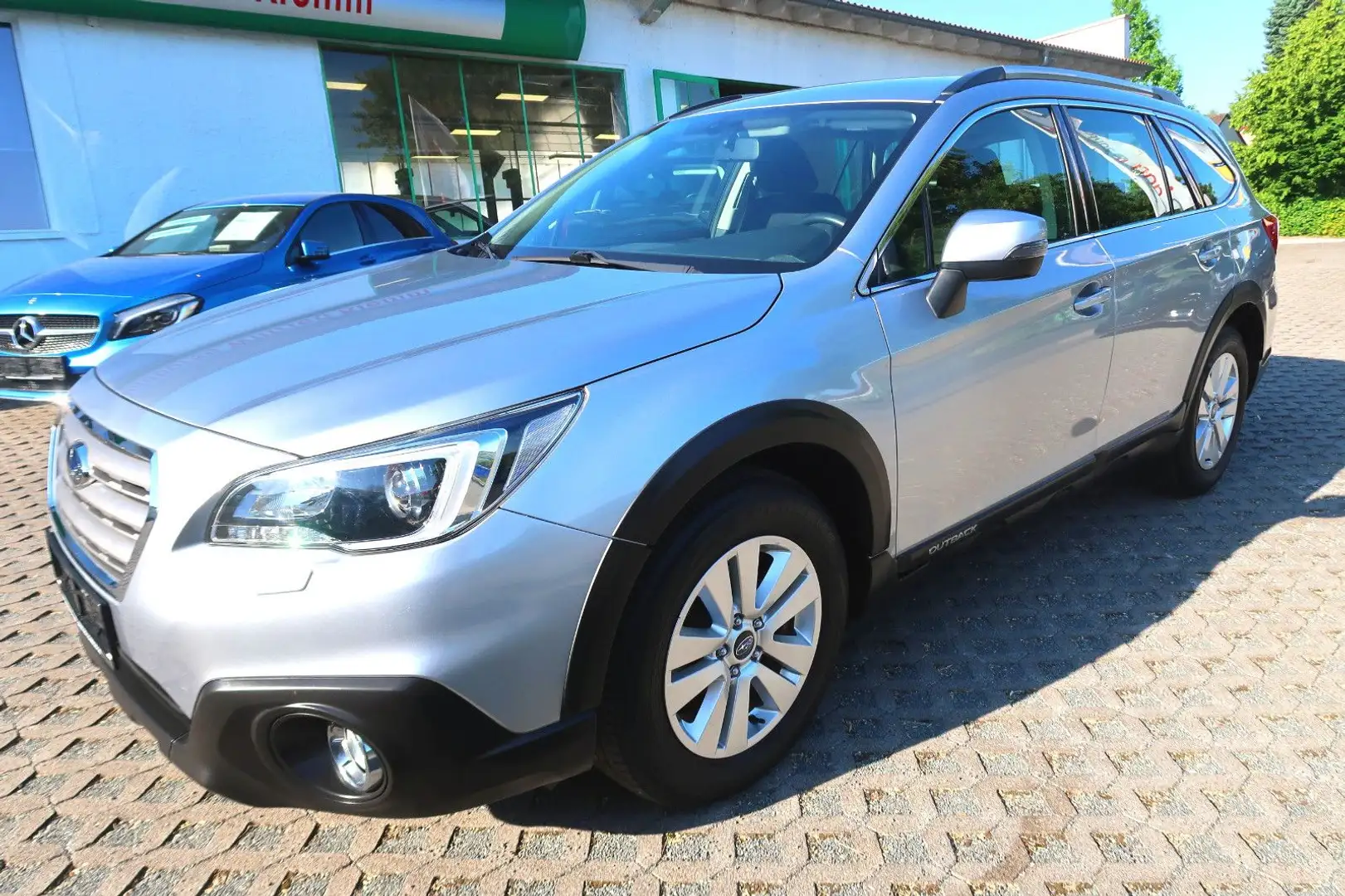 Subaru OUTBACK DActive"LED"Kamera"AHK"Klima2Z"Sitzh"1Hd" Silber - 2