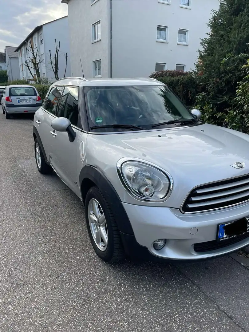 MINI Cooper D Countryman Mini Cooper D Countryman All4 Aut. Stříbrná - 2