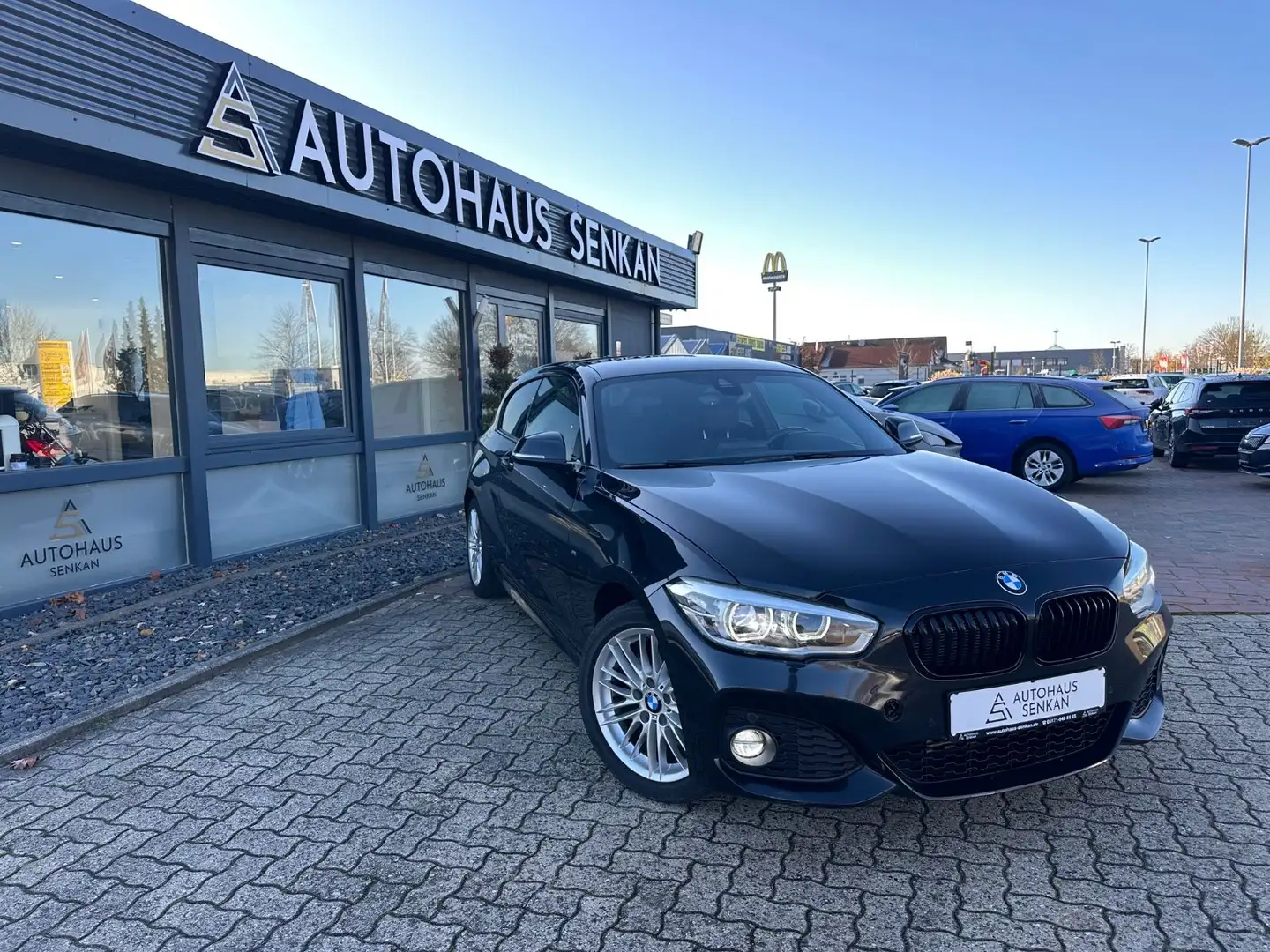 BMW 118 d M Sport*NAVI*LED* Schwarz - 1