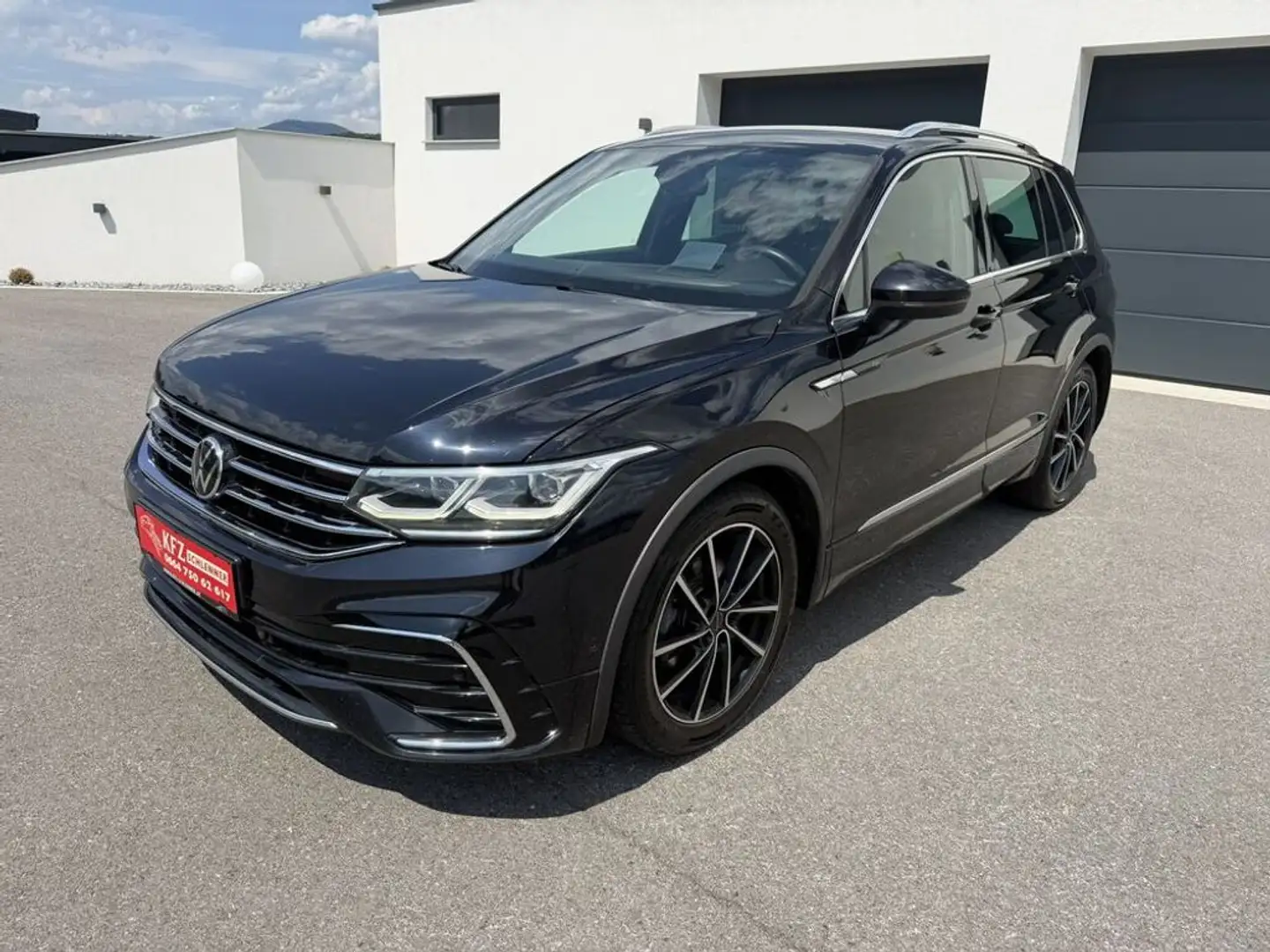 Volkswagen Tiguan R-Line 2,0 TDI 4Motion DSG/AHK/ACC/NAVI Schwarz - 1
