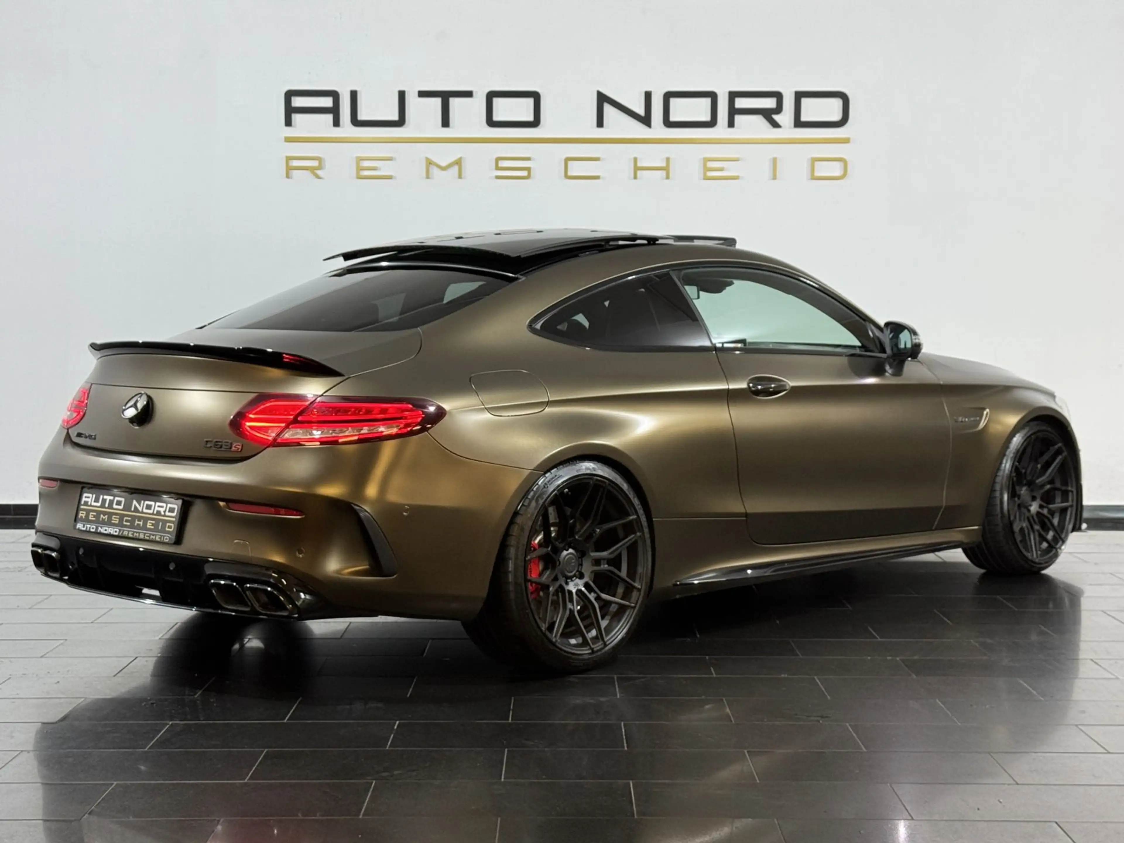 Mercedes-Benz C 63 AMG s Coupe *Pano*Schale*Kamera*Virtual* — photo 6