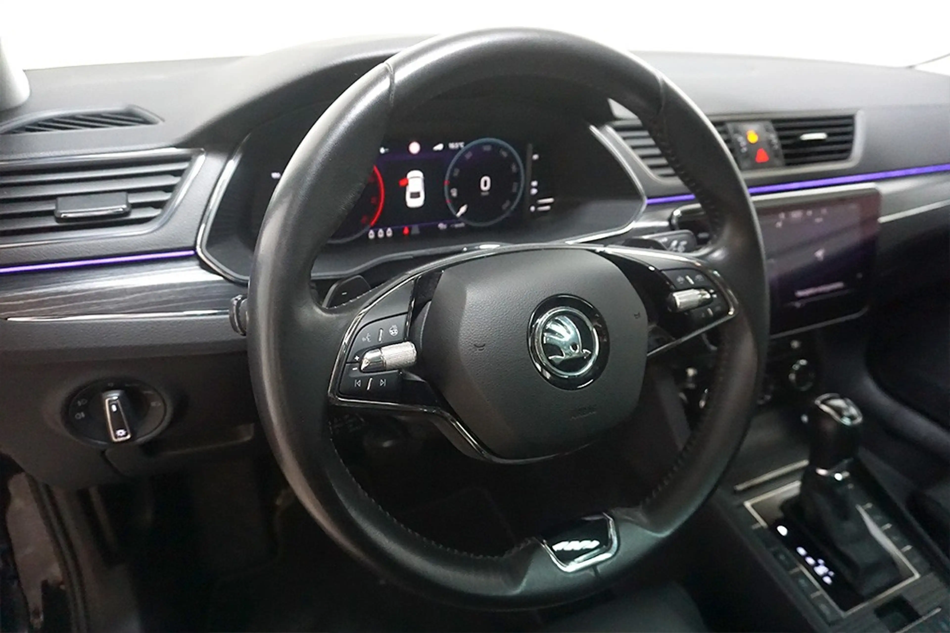 Skoda Superb 2.0TDI DSG Style Premium Edition 4x4 Sthz — photo 11