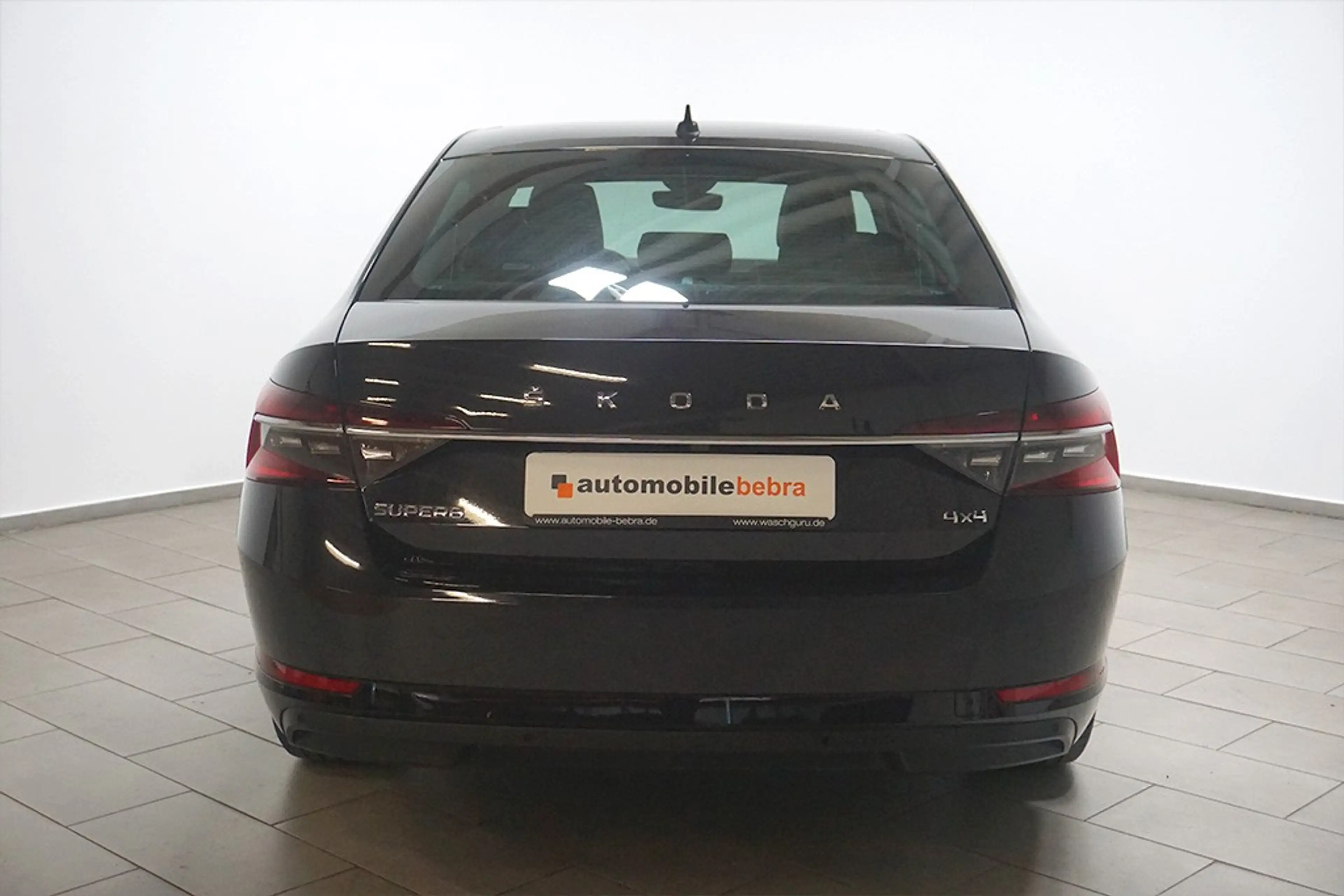 Skoda Superb 2.0TDI DSG Style Premium Edition 4x4 Sthz — photo 5
