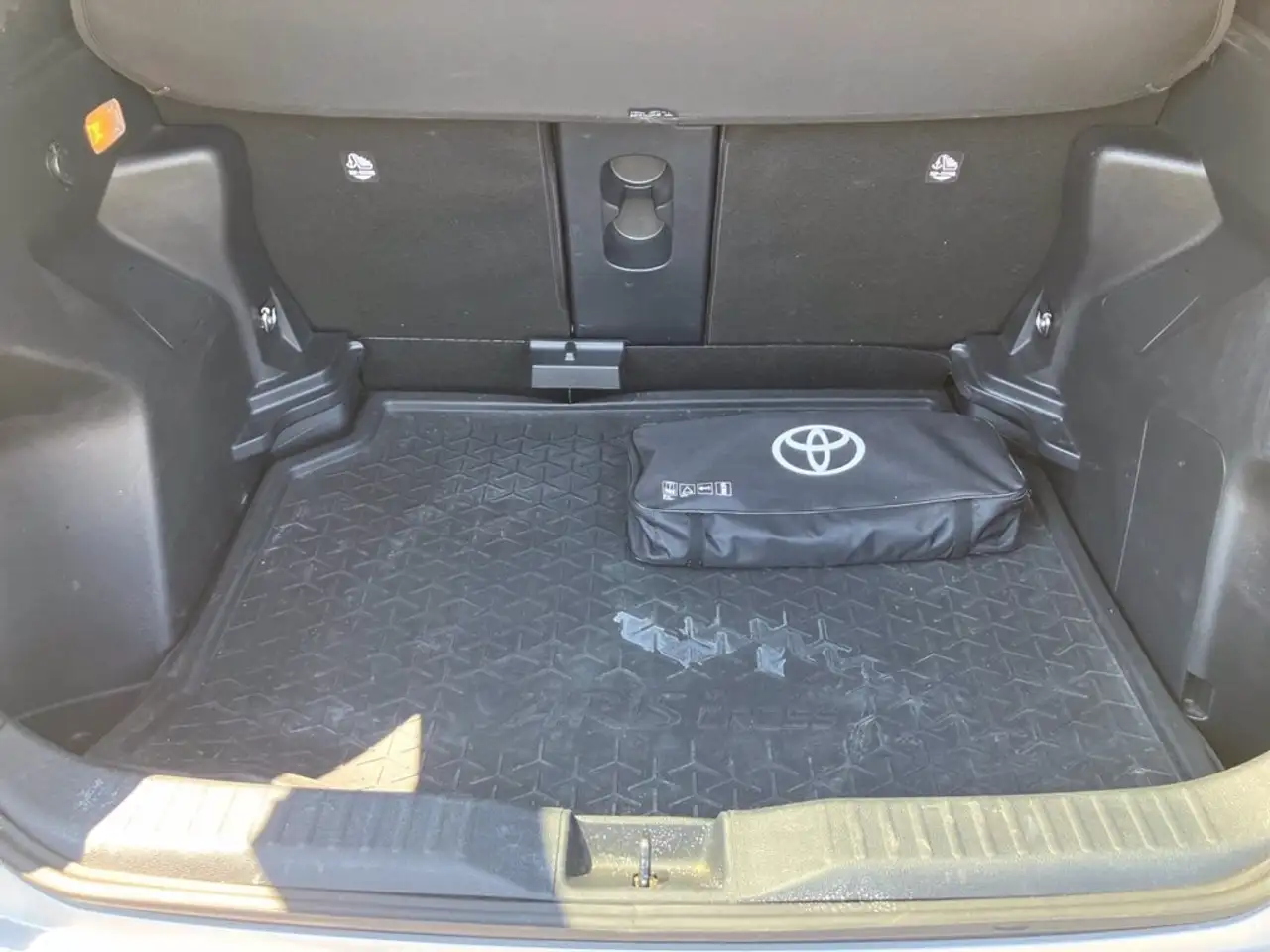 Toyota Yaris Cross 1.5h Adventure fwd 116cv e-cvt, миниатюра 15