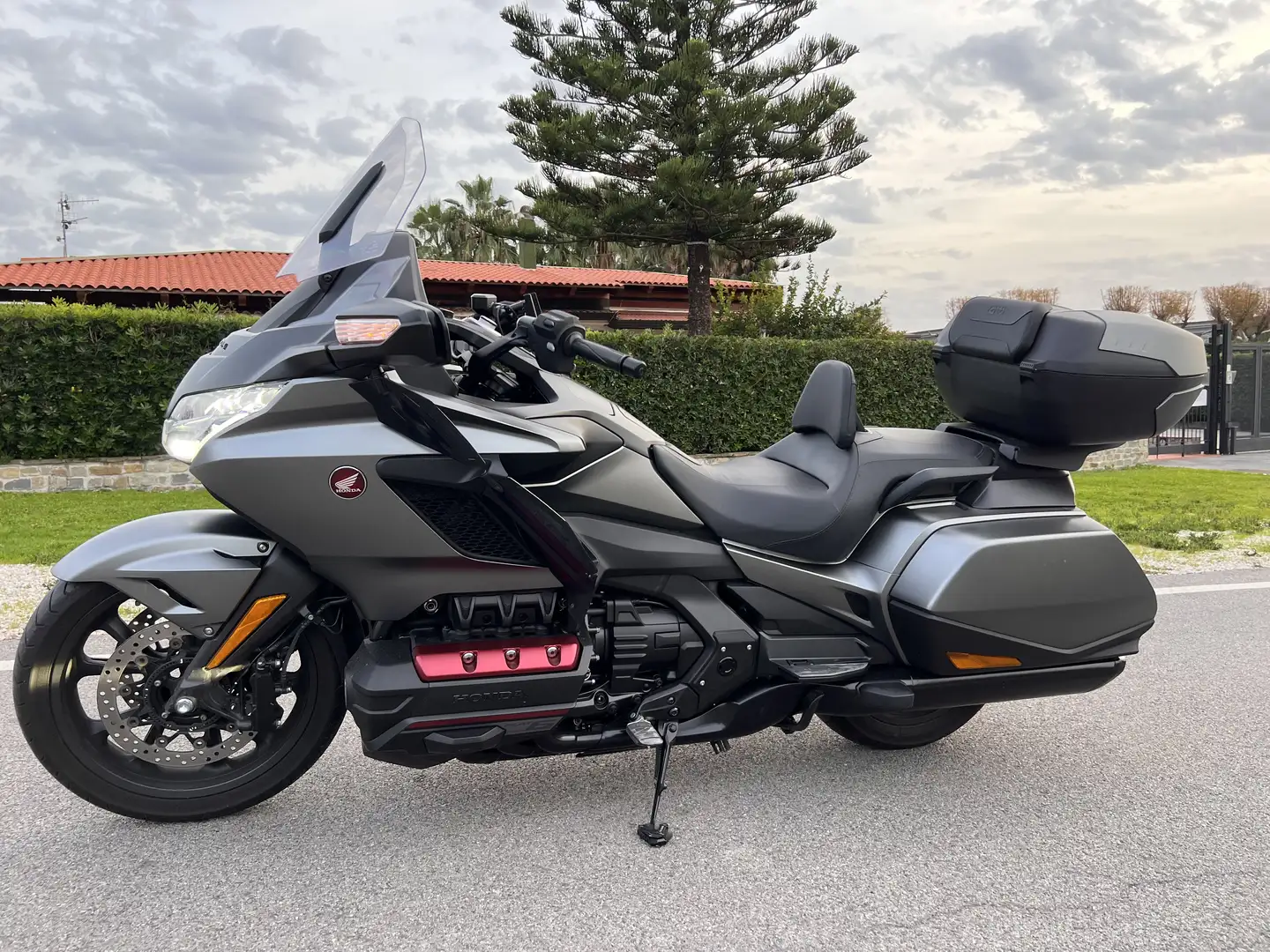 Honda Gold Wing DCT 1800 Bagger - 2