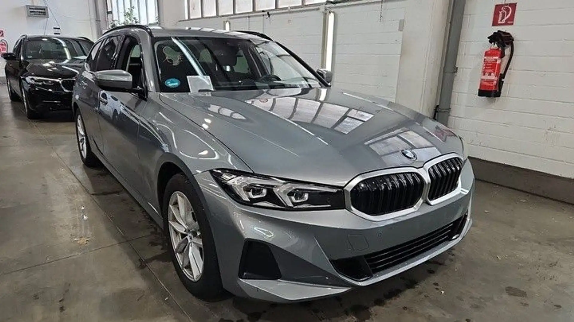 BMW 320 d CURVEDISPLAY*DRVNGASSIST*SHZ*1.HAND Gris - 1