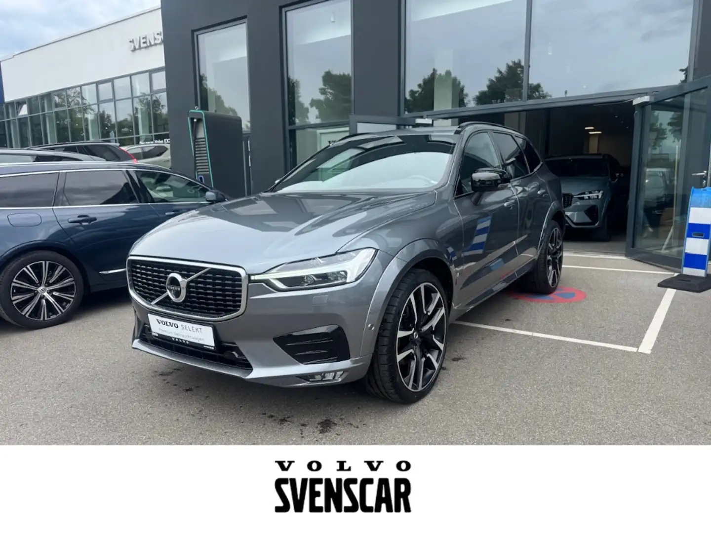 Volvo XC60 R Design AWD B6 Benzin EU6d-T AD StandHZG AHK Navi Grijs - 1