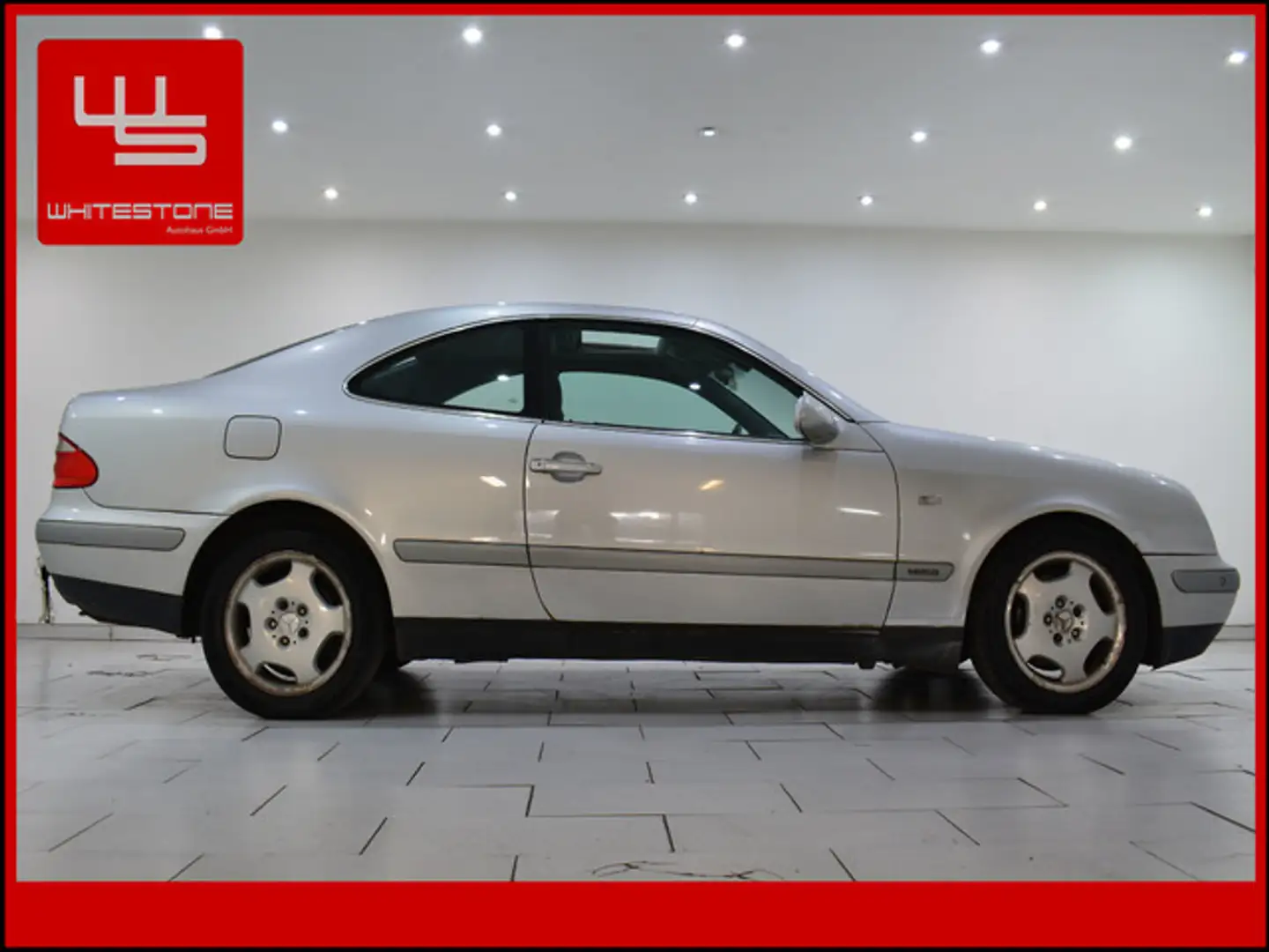 Mercedes-Benz CLK 320 Autom Leder Xenon Shzg PDC GSD Klima LM Plateado - 2