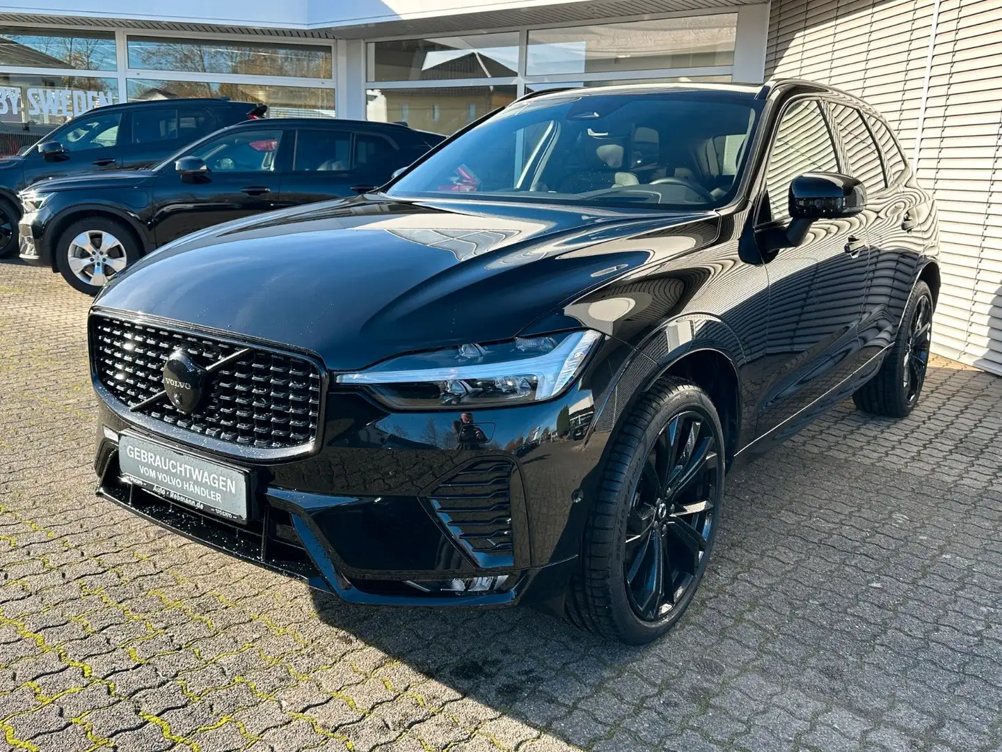 Volvo XC60 B5 Ultra Black Edition*Bowers*360°K* Schwarz - 2