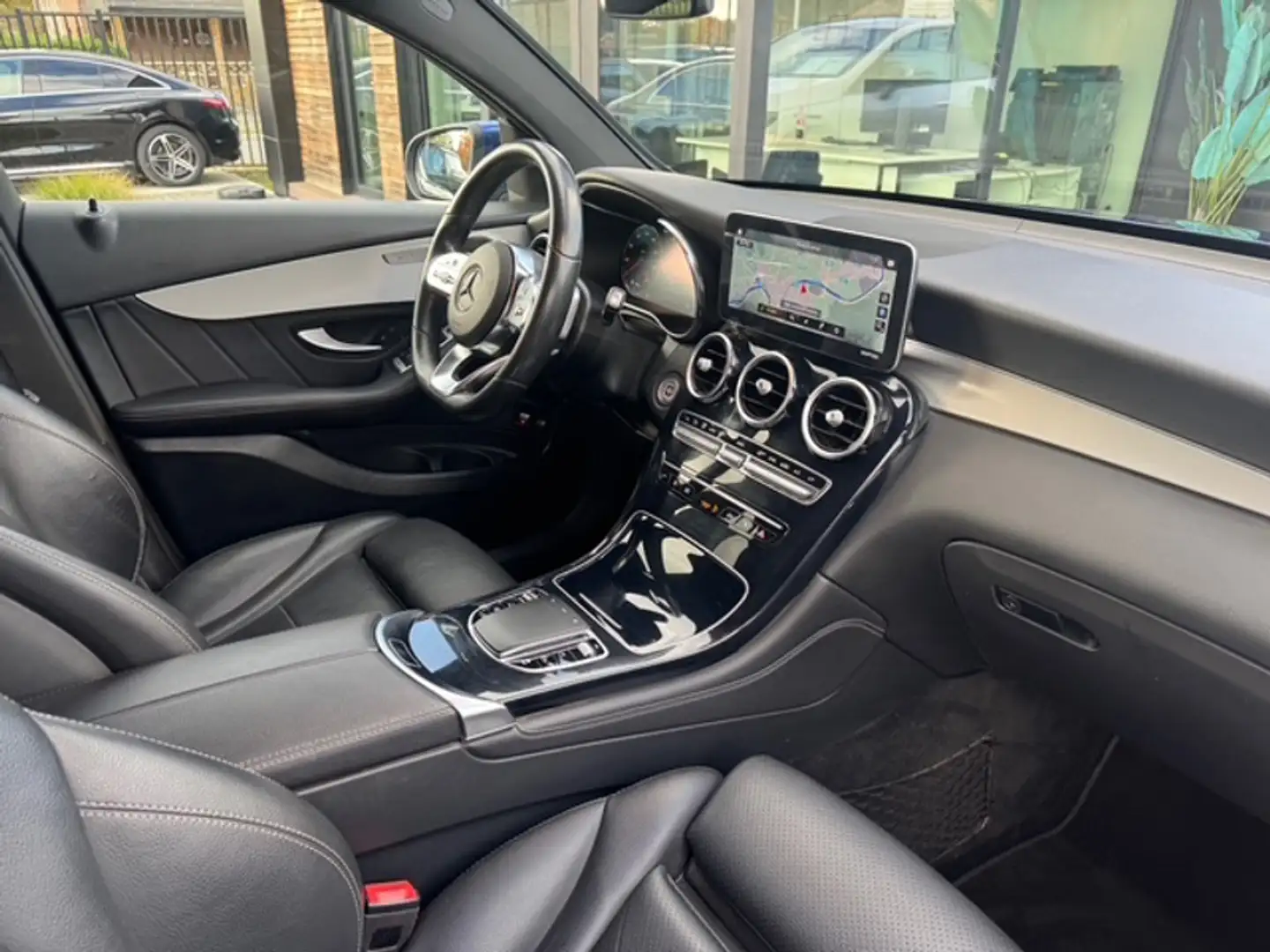 Mercedes-Benz GLC 200 d 4MATIC Coupé AMG Line Blauw - 2