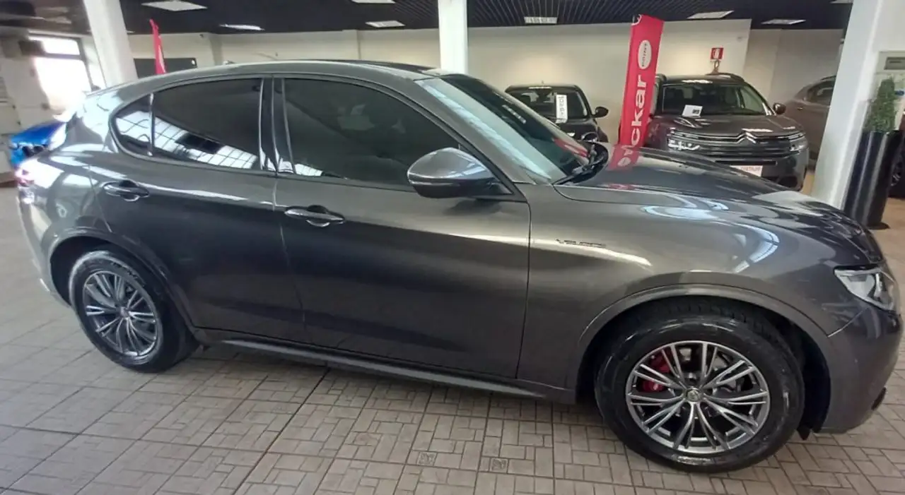 Alfa Romeo Stelvio 2021