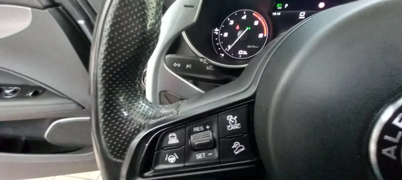 Alfa Romeo Stelvio 2021 — фото 11