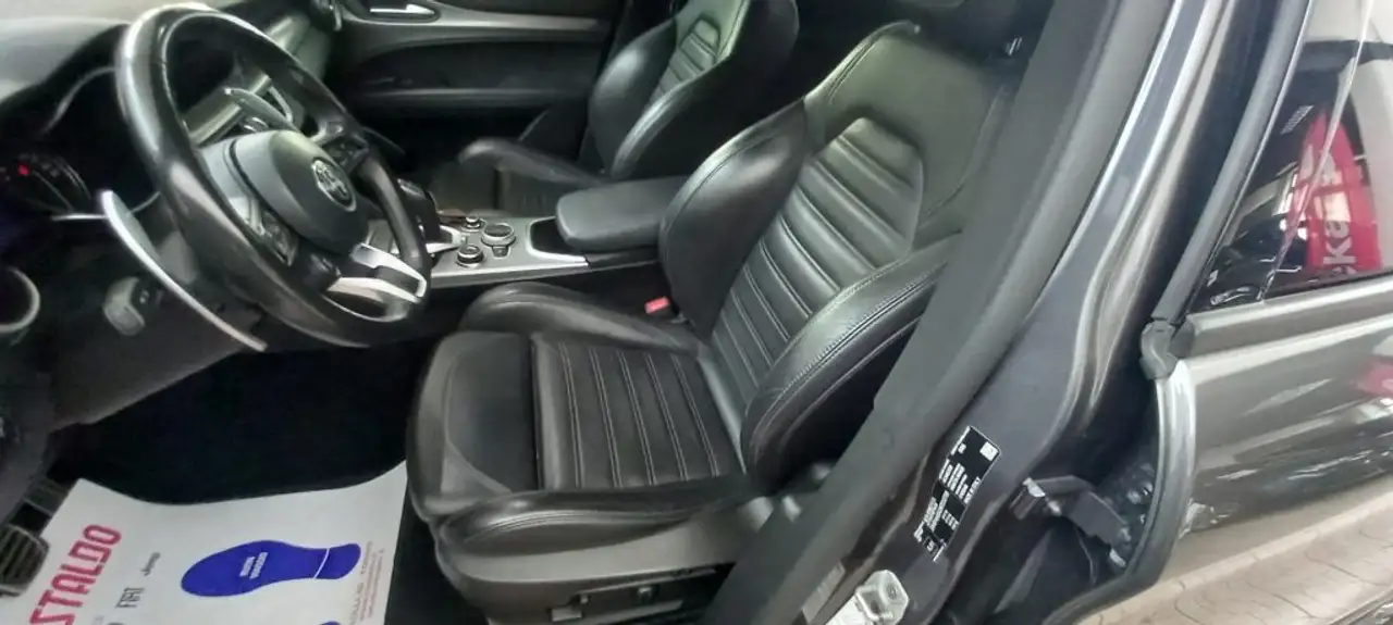Alfa Romeo Stelvio 2021