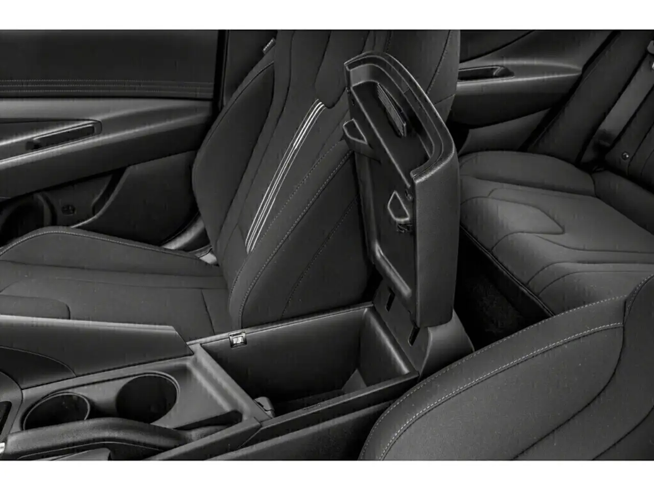 Hyundai ELANTRA fotografie Hyundai ELANTRA