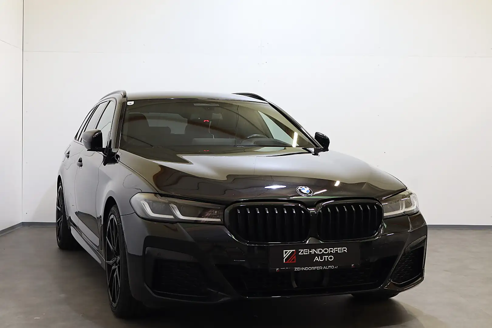 BMW 520 d 48 V Touring xDrive Aut.|HUD|HiFi|RFK|AHK Schwarz - 1