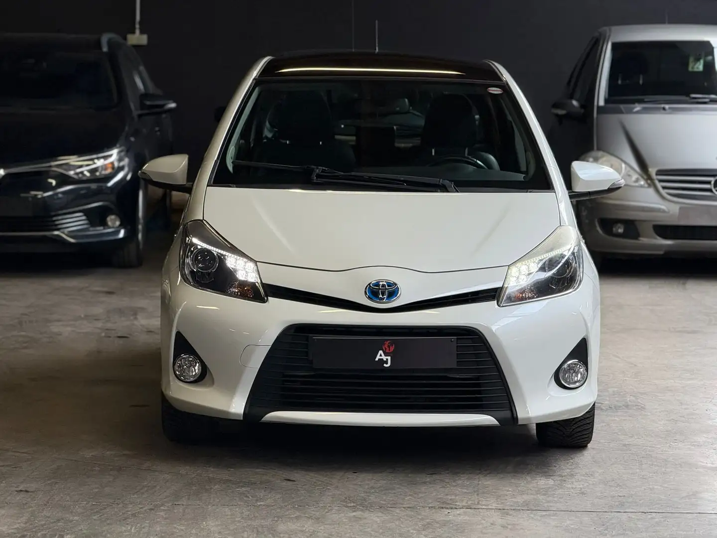Toyota Yaris 1,5 VVT-I HYBRIDE Blanc - 2