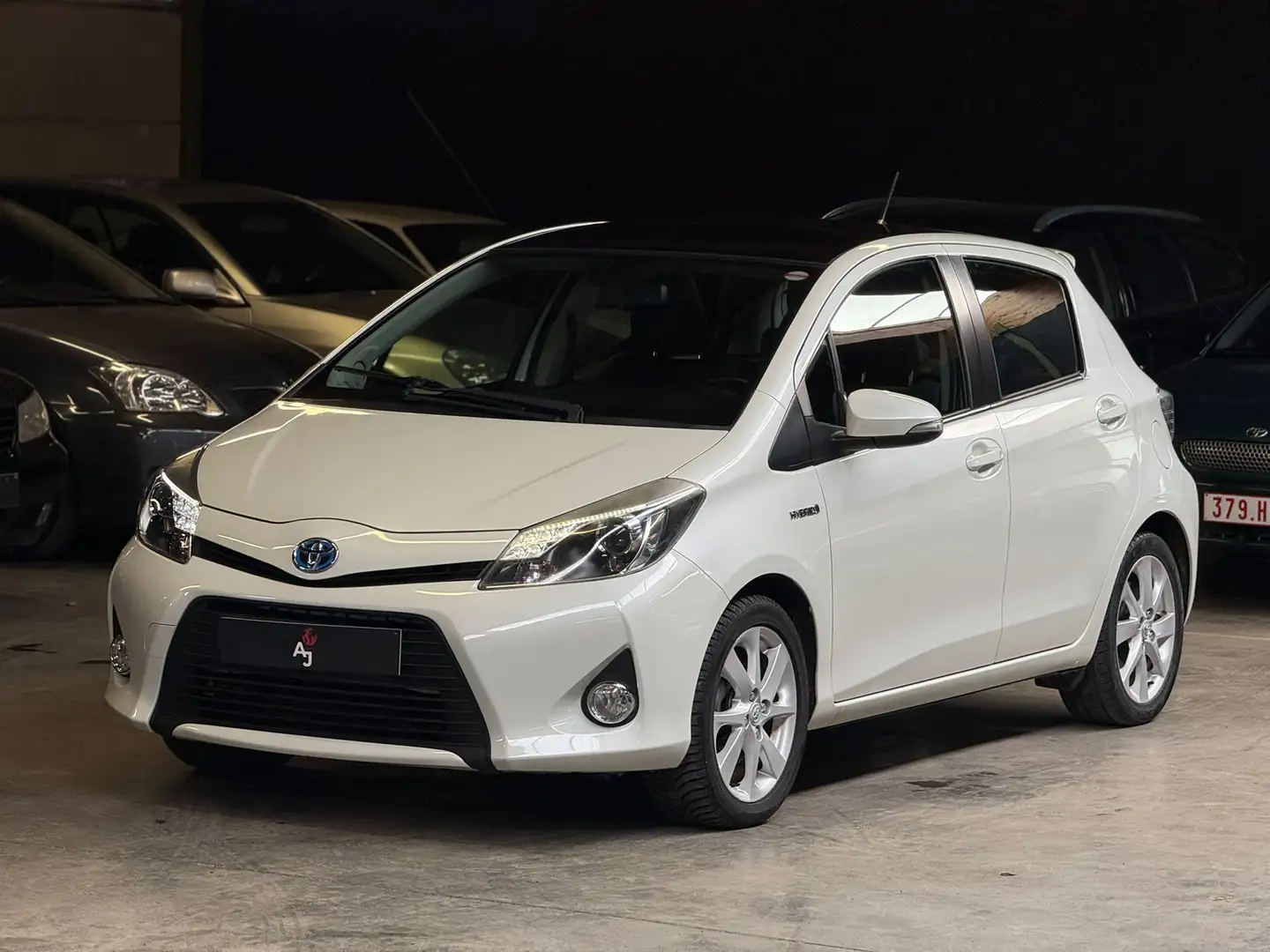 Toyota Yaris 1,5 VVT-I HYBRIDE Blanc - 1