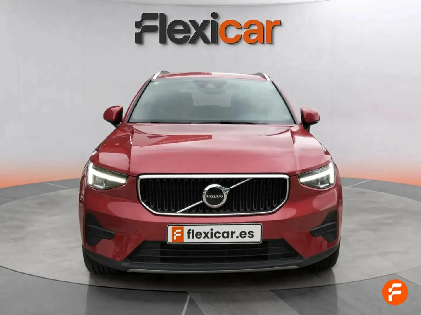 Volvo XC40 T2 Core Aut. Rojo - 2