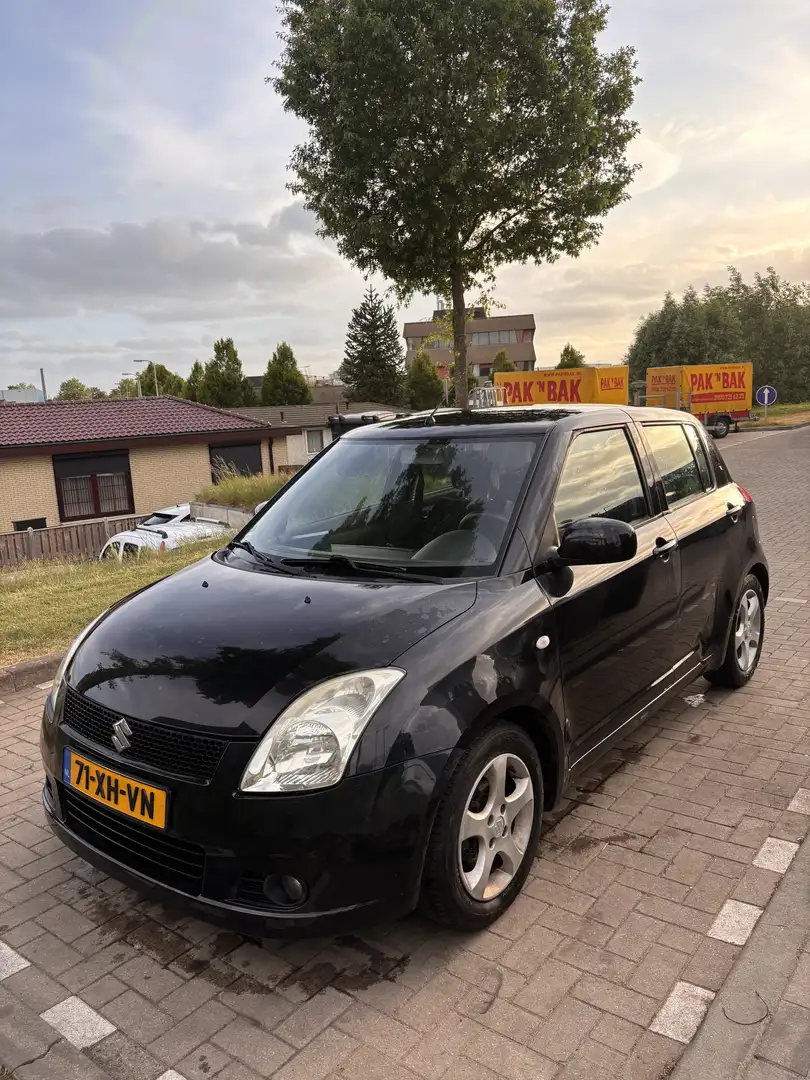 Suzuki Swift 1.3 GLX Airco & Apple Carplay Keyless ! Zwart - 1