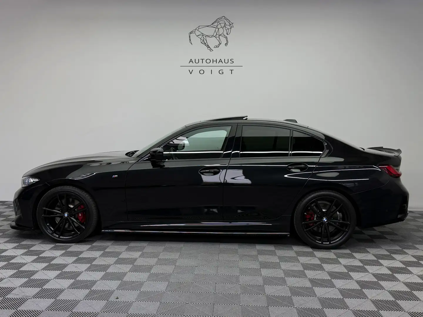 BMW 330 d M Sport|2.Hand|Pano|Live Cockpit Plus|LED| Schwarz - 1