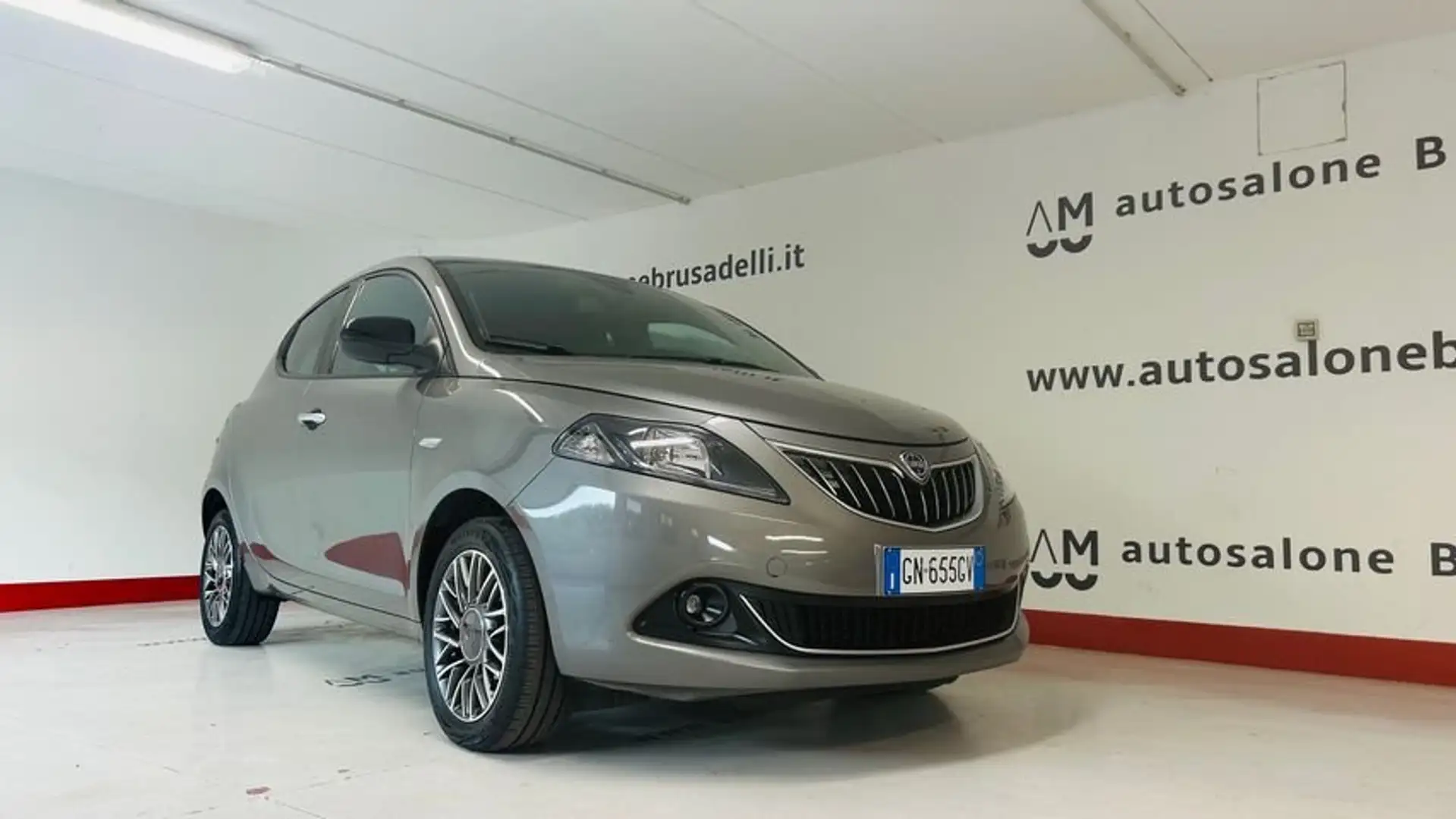Lancia Ypsilon 1.0 FireFly 5 porte S&S Hybryd Gold RETR.CARPLAY Grigio - 1