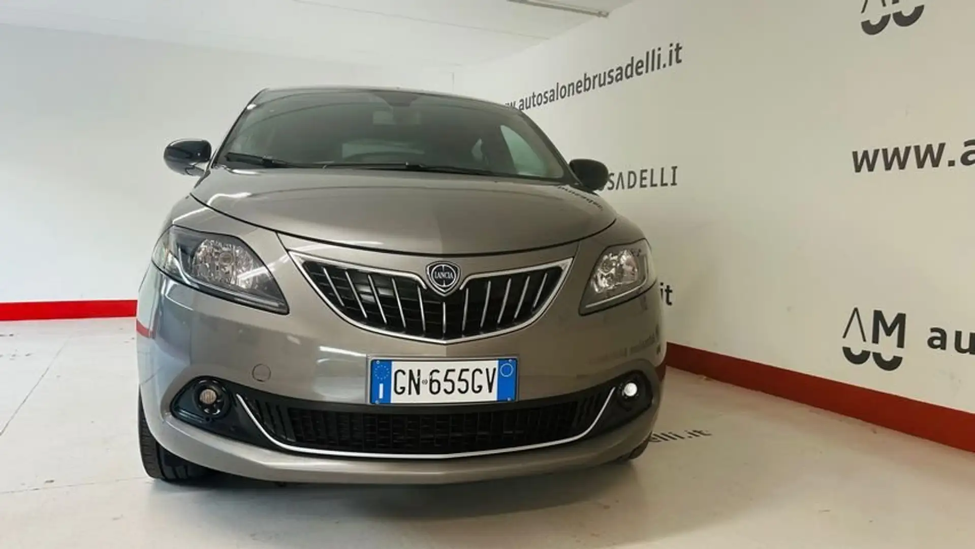 Lancia Ypsilon 1.0 FireFly 5 porte S&S Hybryd Gold RETR.CARPLAY Grigio - 2