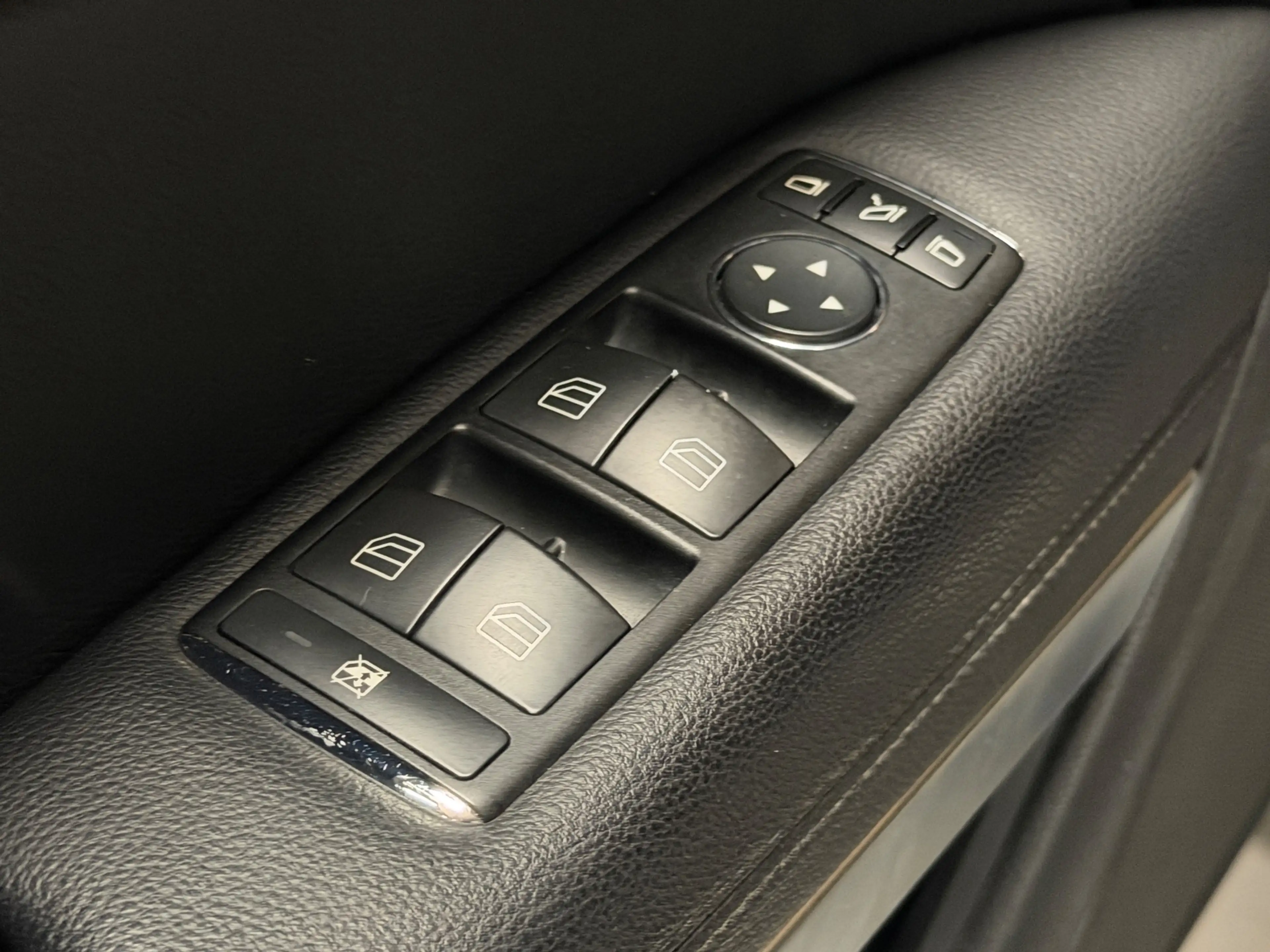 Mercedes-Benz E 350 Coupé CGI Elegance Automaat Leer Xenon — photo 32