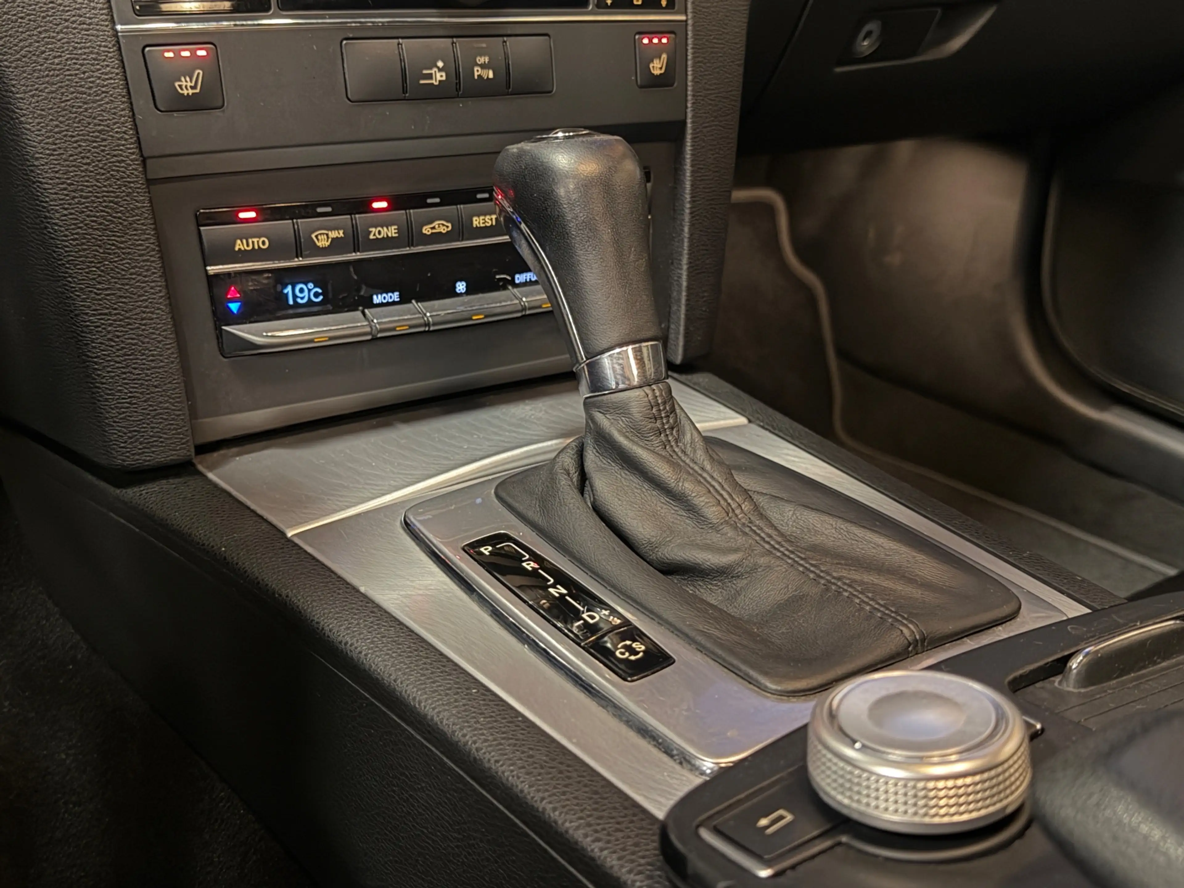 Mercedes-Benz E 350 Coupé CGI Elegance Automaat Leer Xenon — photo 31
